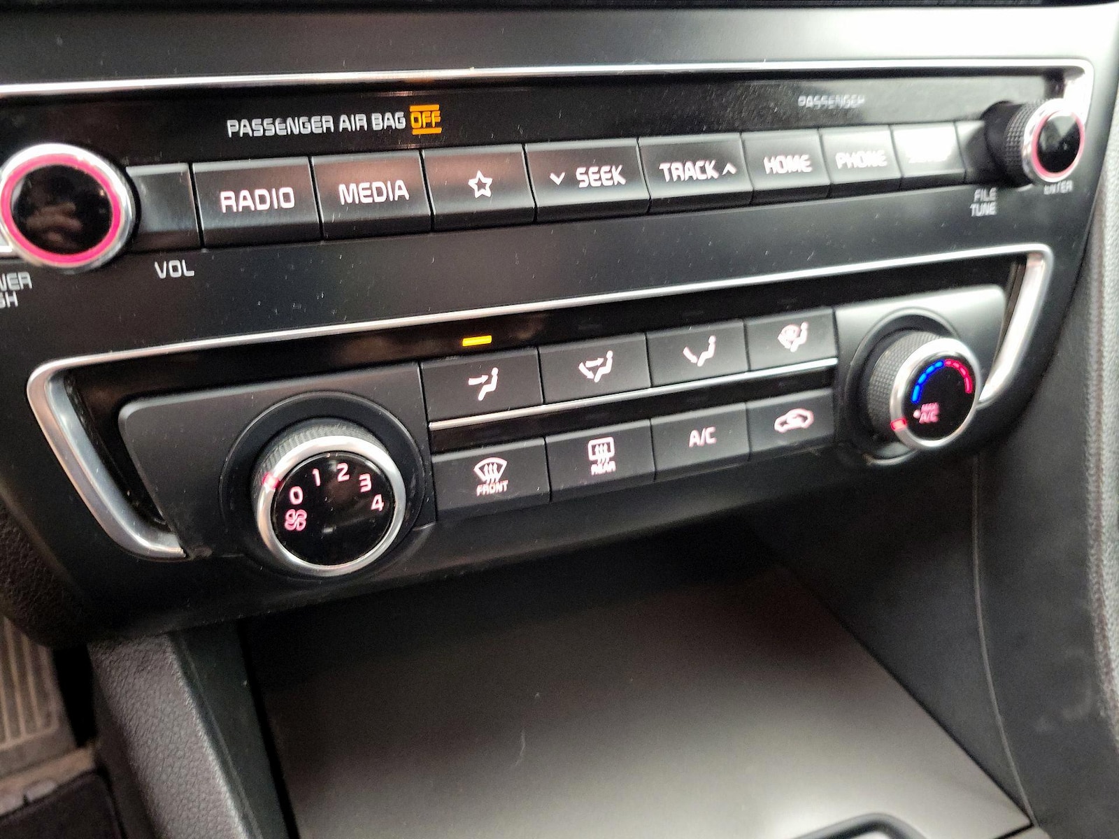 2019 Kia Optima LX - Photo 17