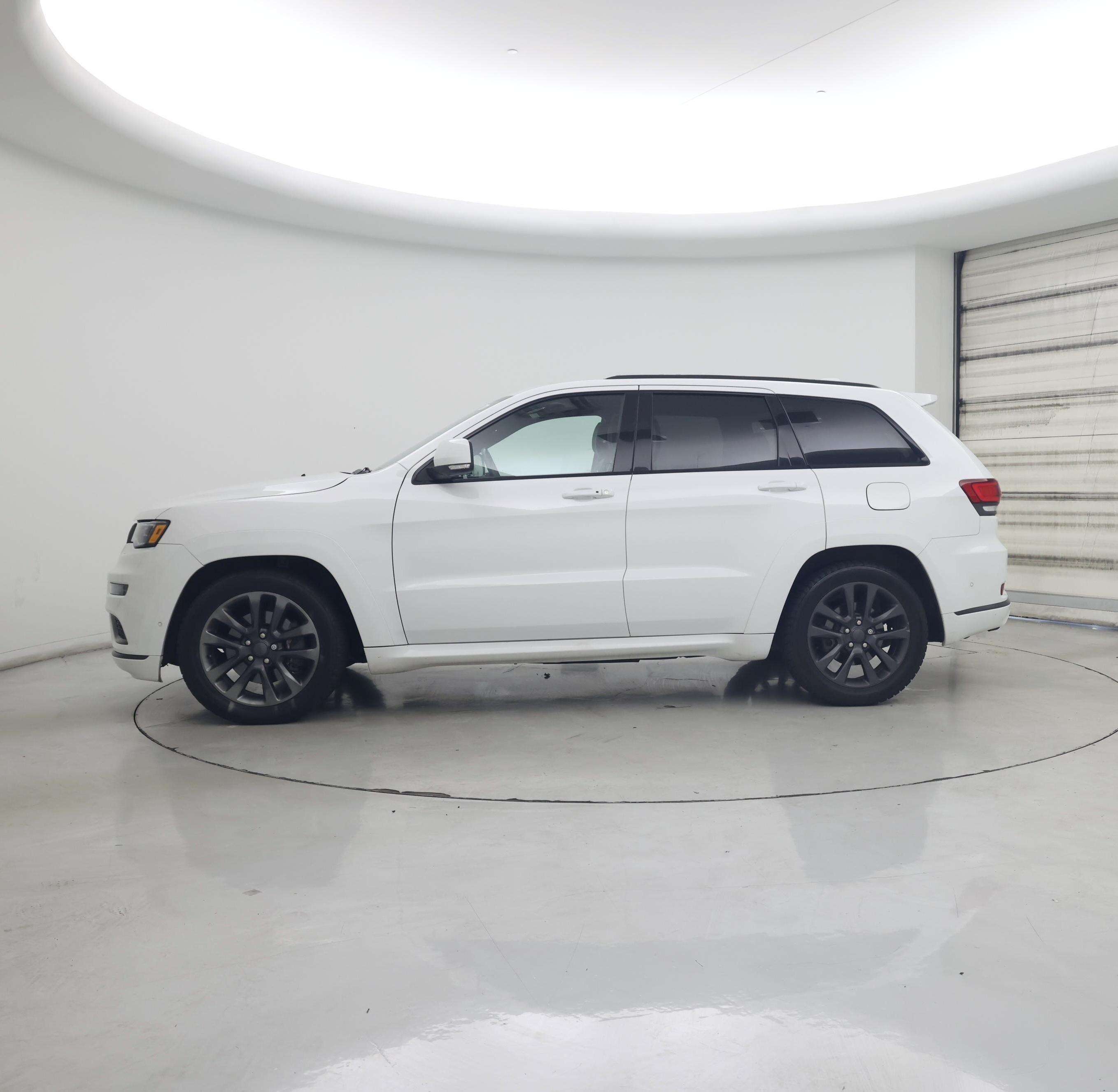 Thumbnail: 2018 Jeep Grand Cherokee - 3