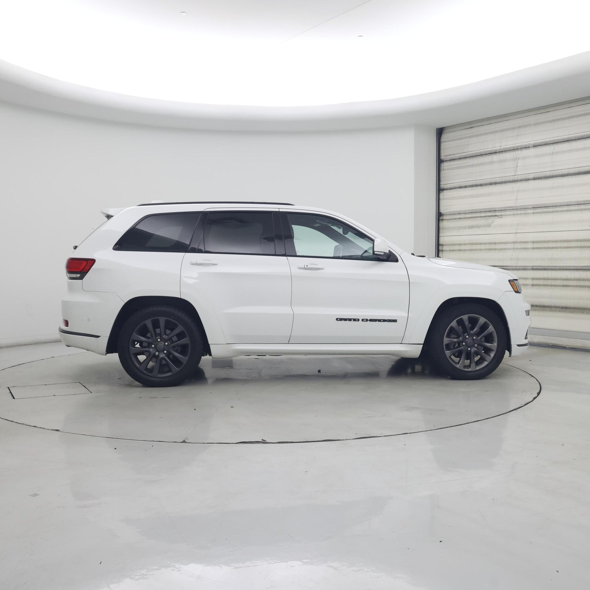 Thumbnail: 2018 Jeep Grand Cherokee - 7