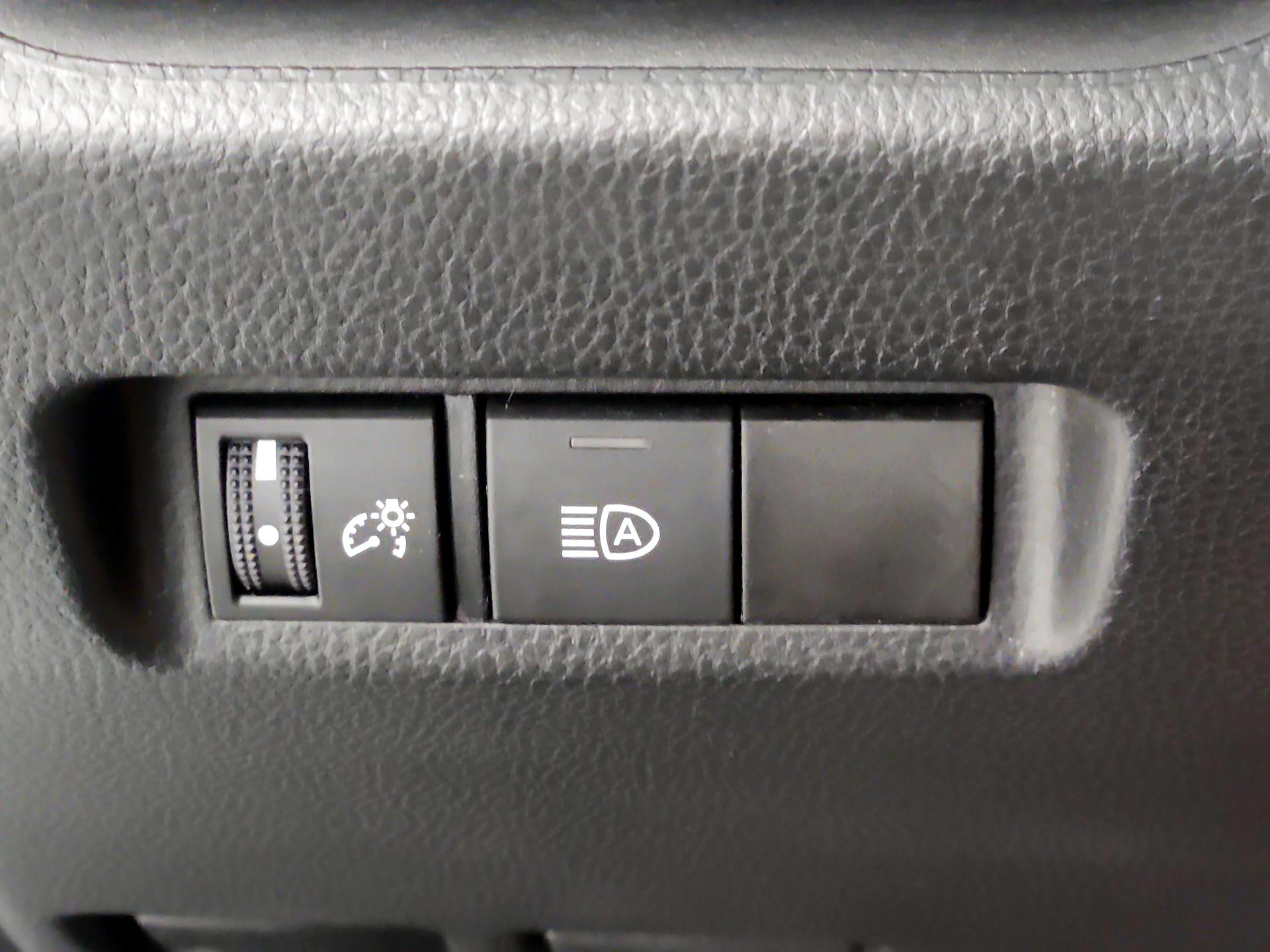 Thumbnail: 2021 Toyota RAV4 - 13