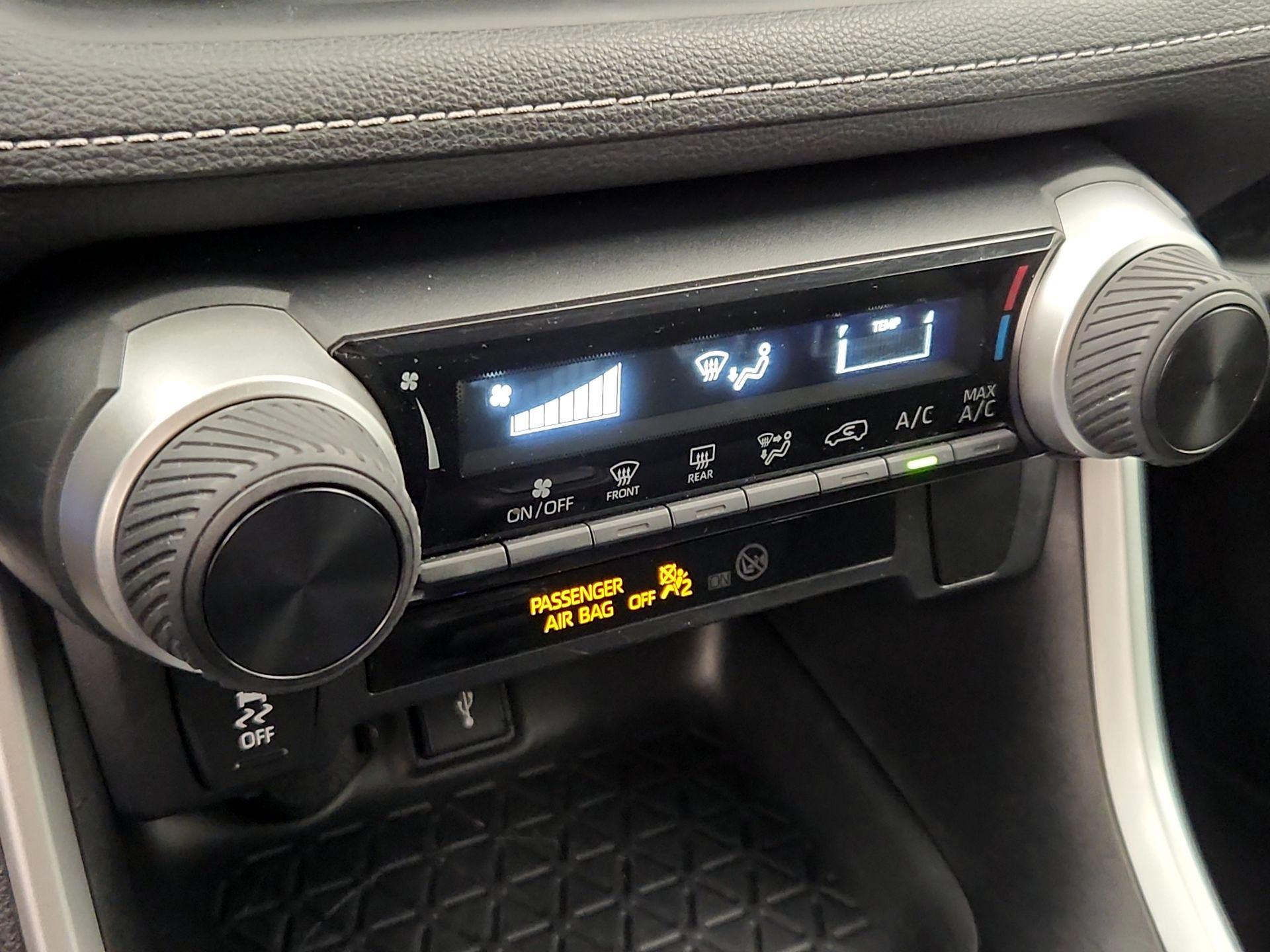 Thumbnail: 2021 Toyota RAV4 - 16
