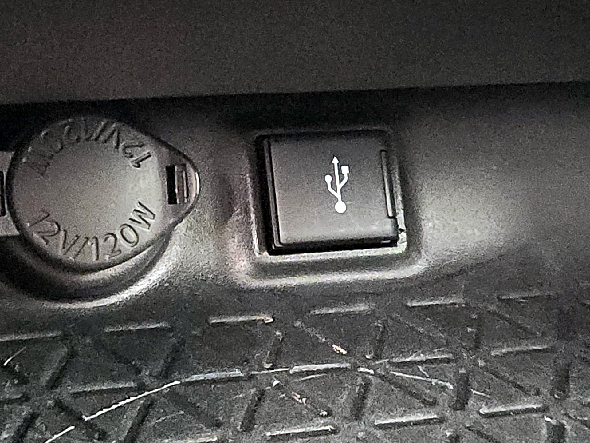 Thumbnail: 2021 Toyota RAV4 - 18
