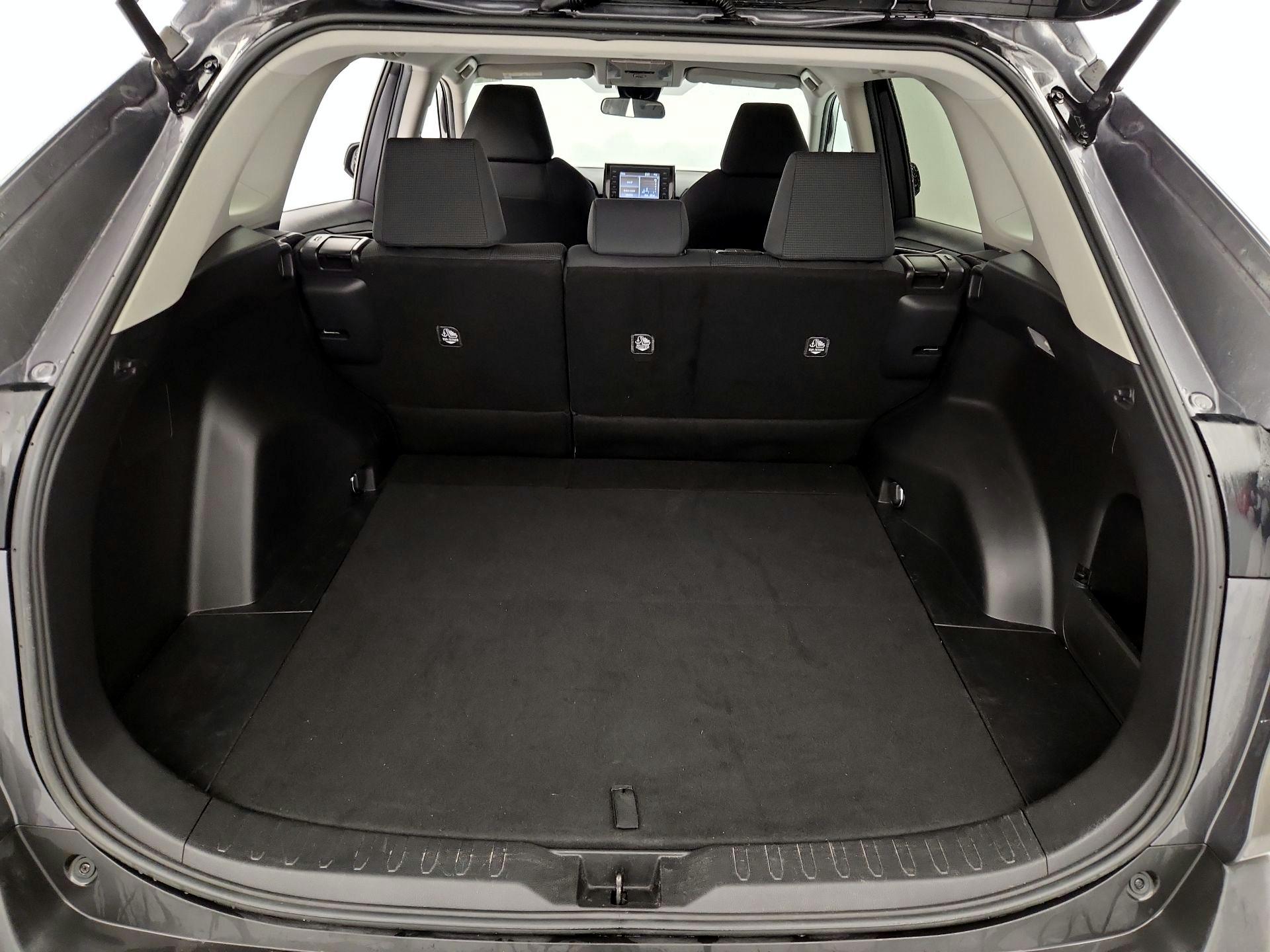 Thumbnail: 2021 Toyota RAV4 - 20