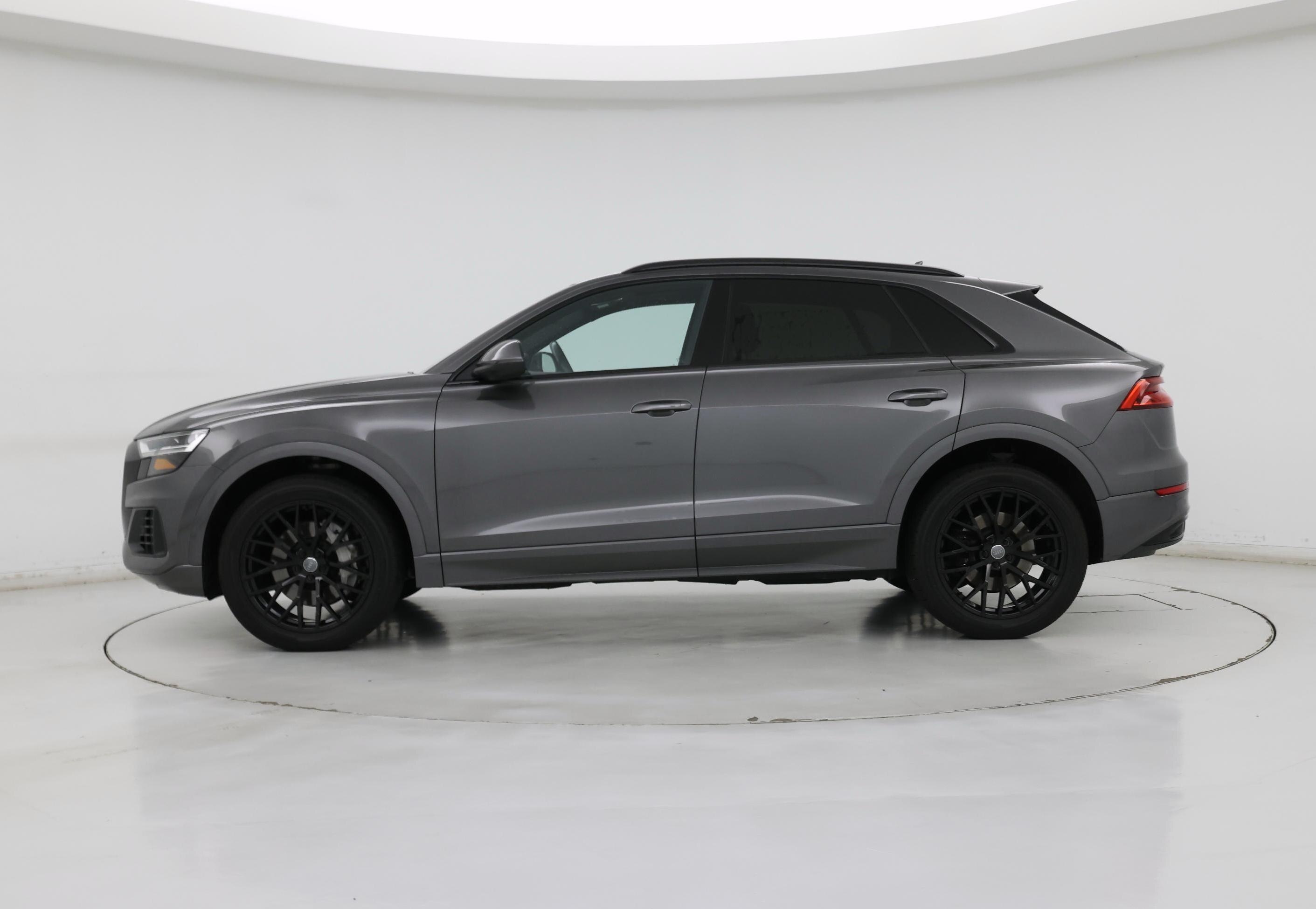 Thumbnail: 2020 Audi Q8 - 3