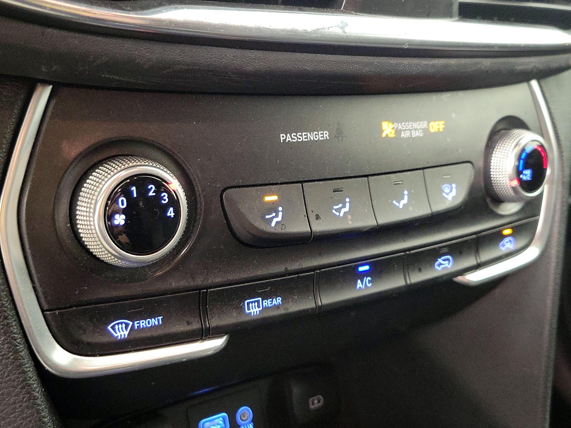 Thumbnail: 2019 Hyundai Santa Fe - 16