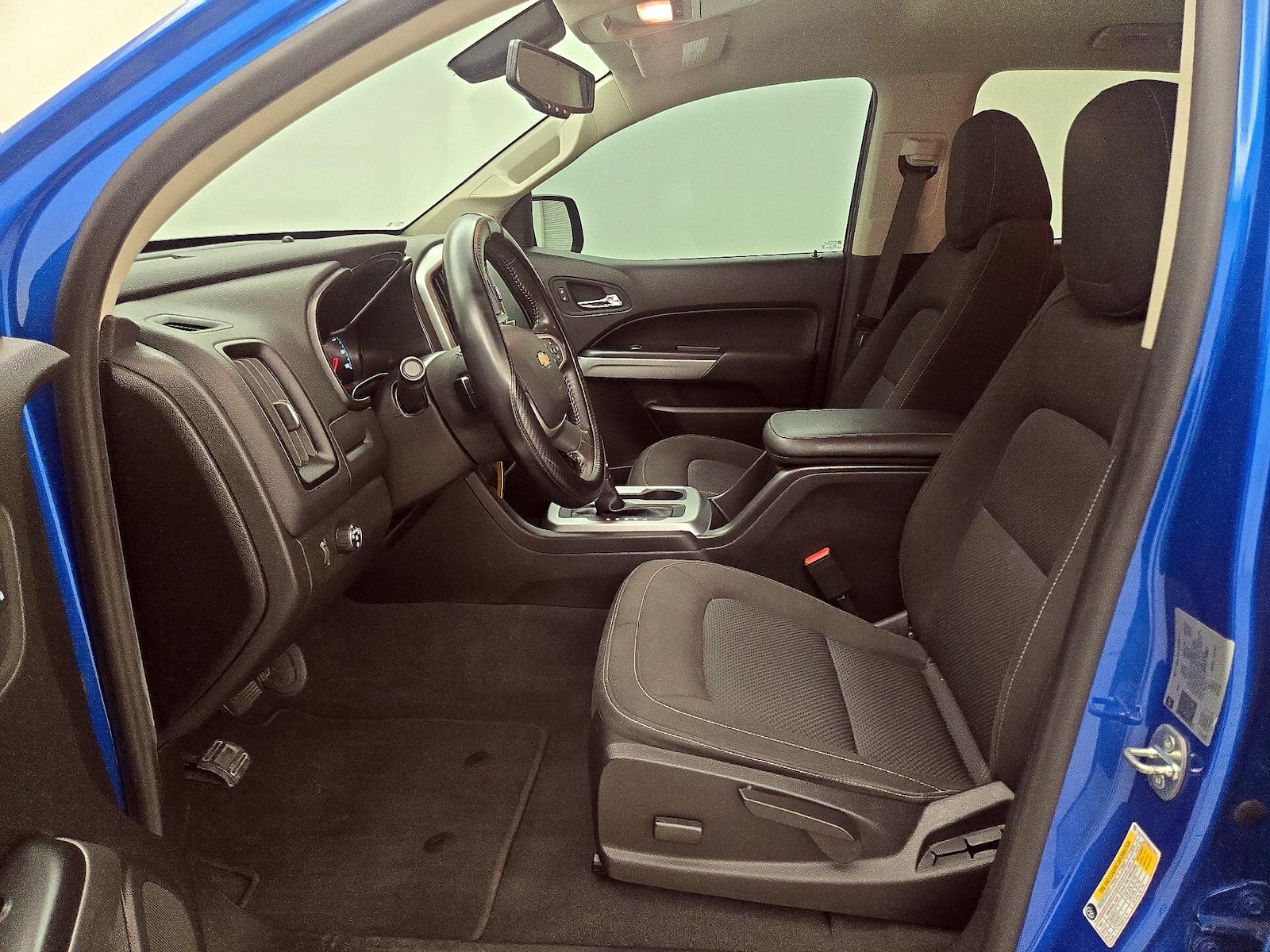 2021 Chevrolet Colorado LT - Photo 12