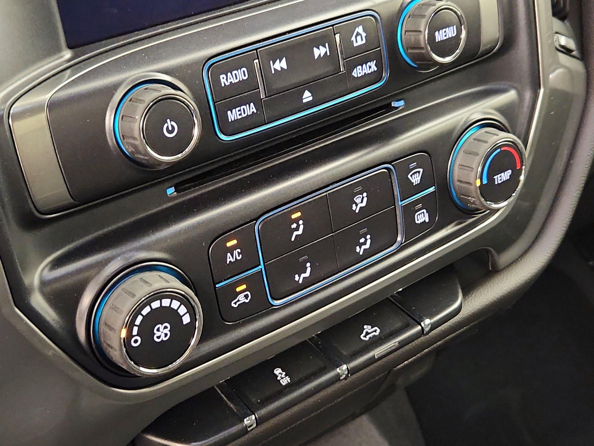 Thumbnail: 2019 Chevrolet Silverado 1500 - 16