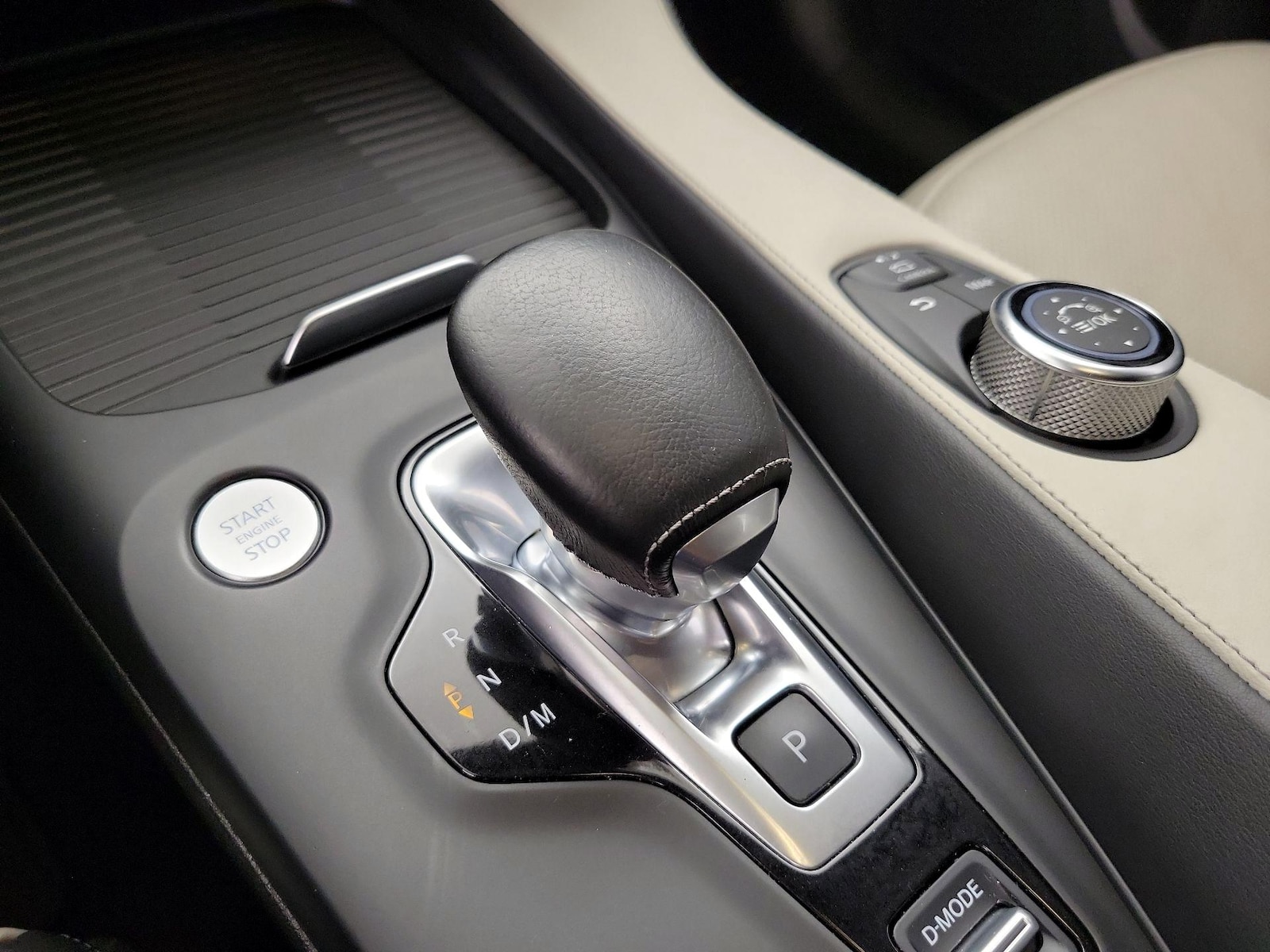2023 INFINITI QX55 Essential - Photo 19
