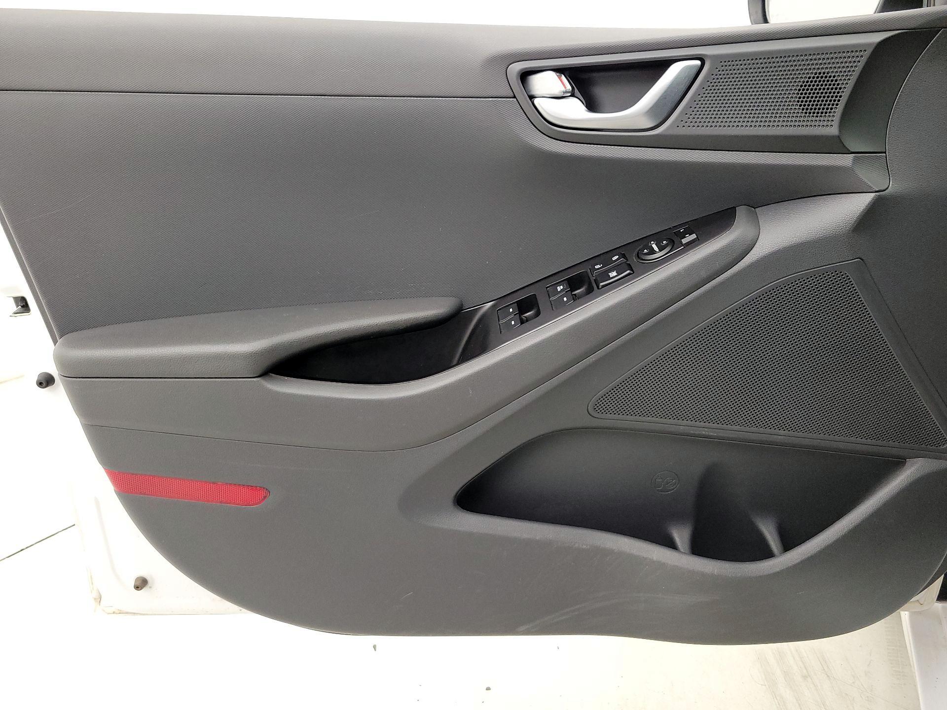 Thumbnail: 2019 Hyundai Ioniq - 12