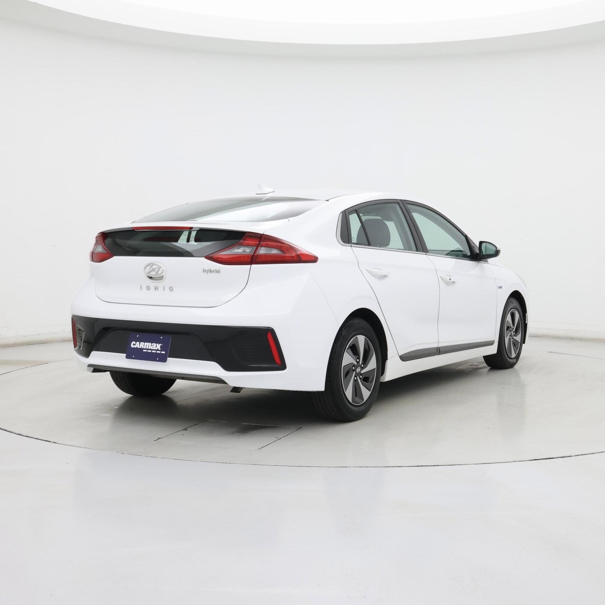 Thumbnail: 2019 Hyundai Ioniq - 8