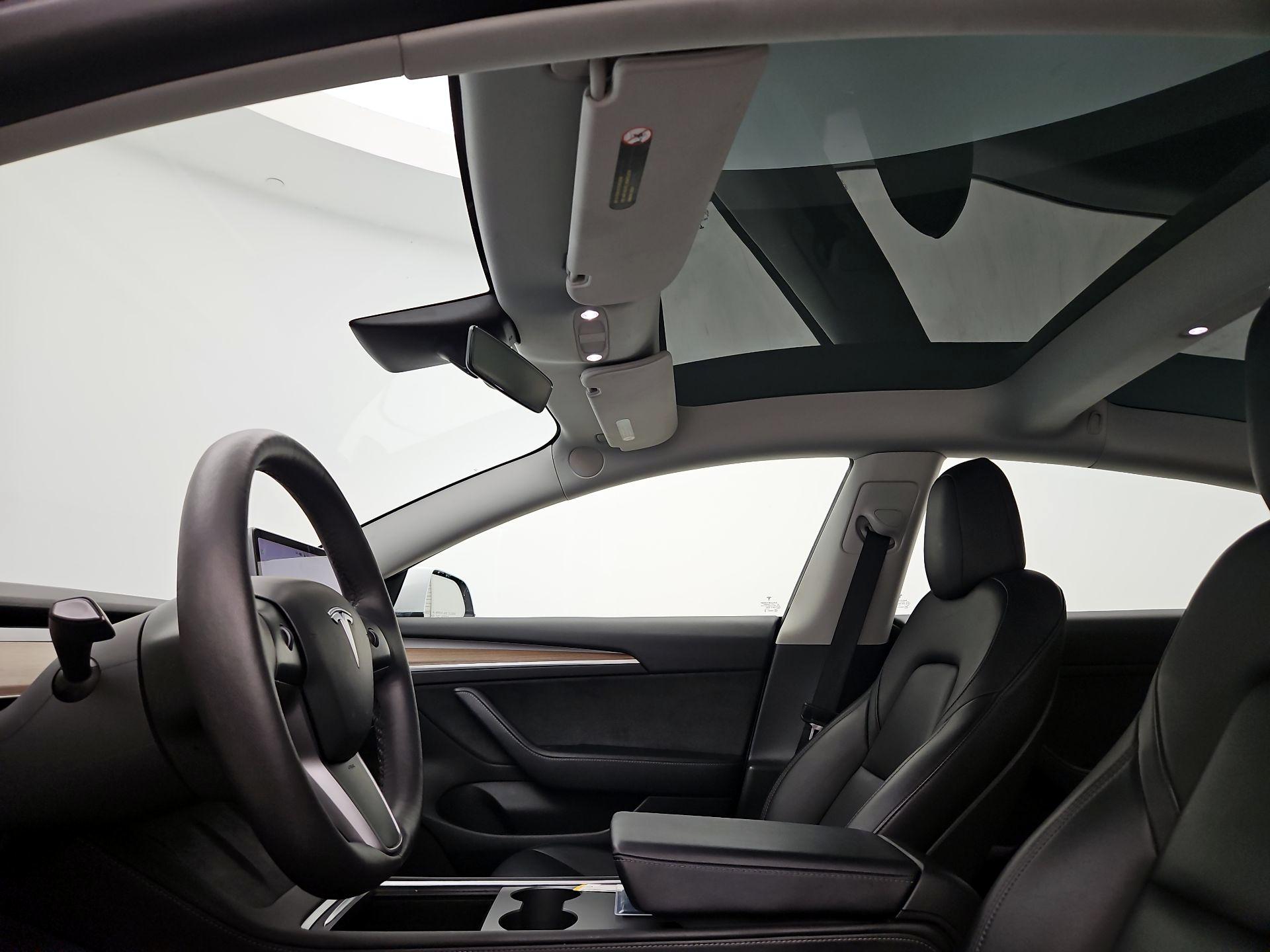 Thumbnail: 2023 Tesla Model 3 - 19