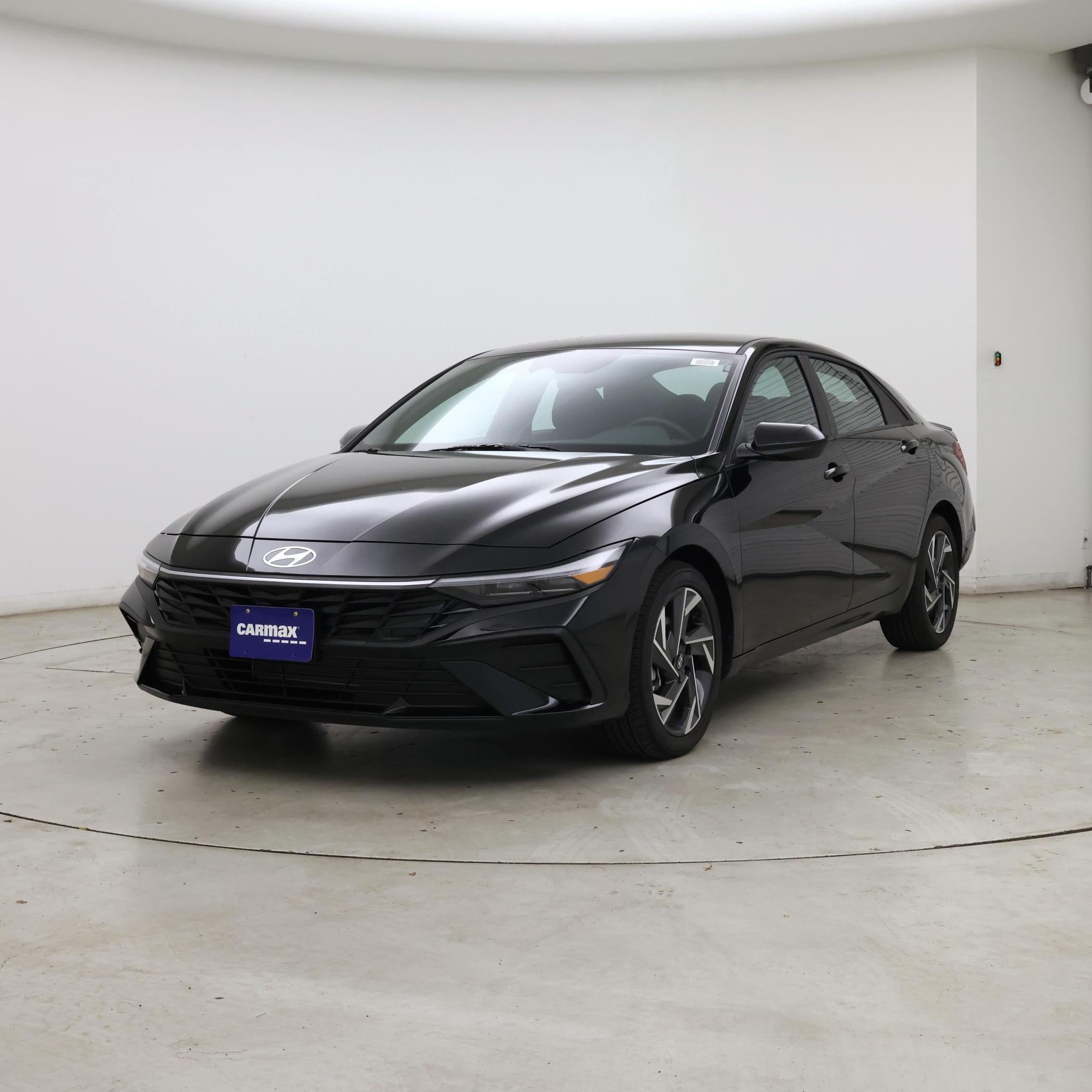 Thumbnail: 2025 Hyundai Elantra - 4