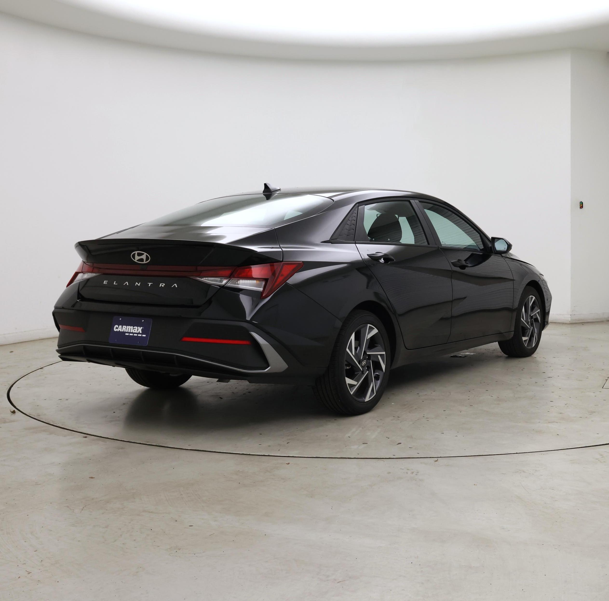 Thumbnail: 2025 Hyundai Elantra - 8