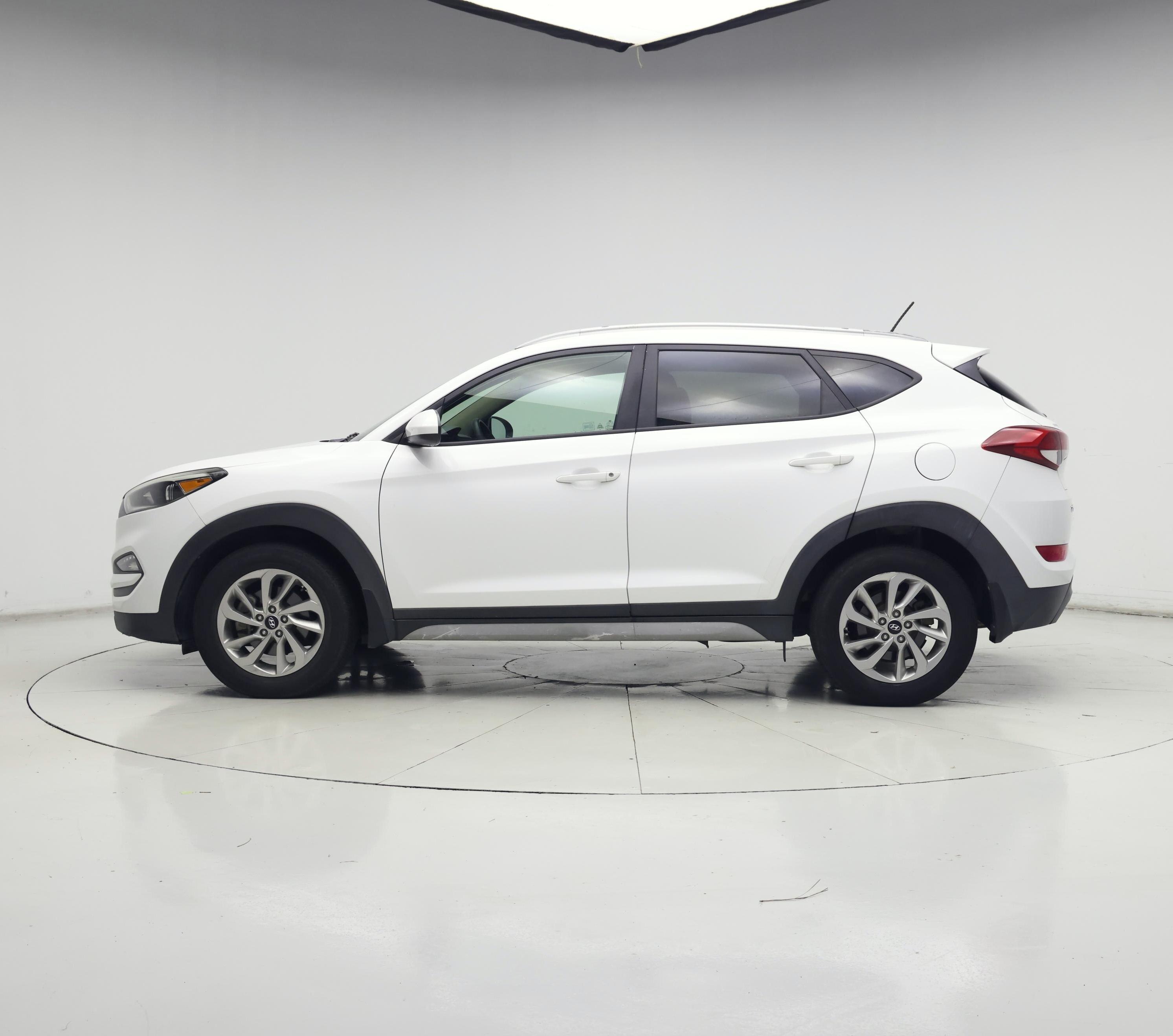 Thumbnail: 2017 Hyundai Tucson - 3