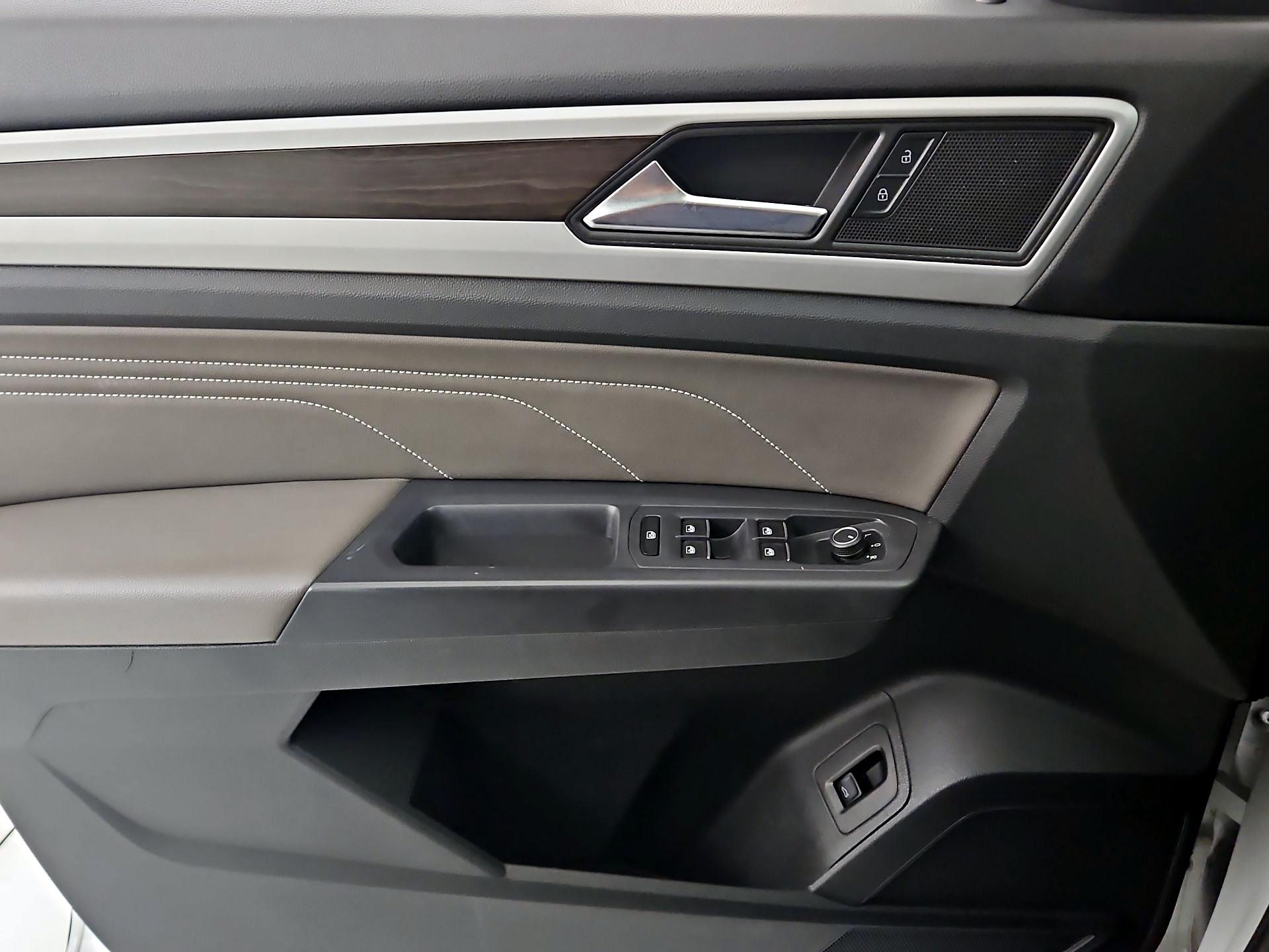 Thumbnail: 2021 Volkswagen Atlas - 10