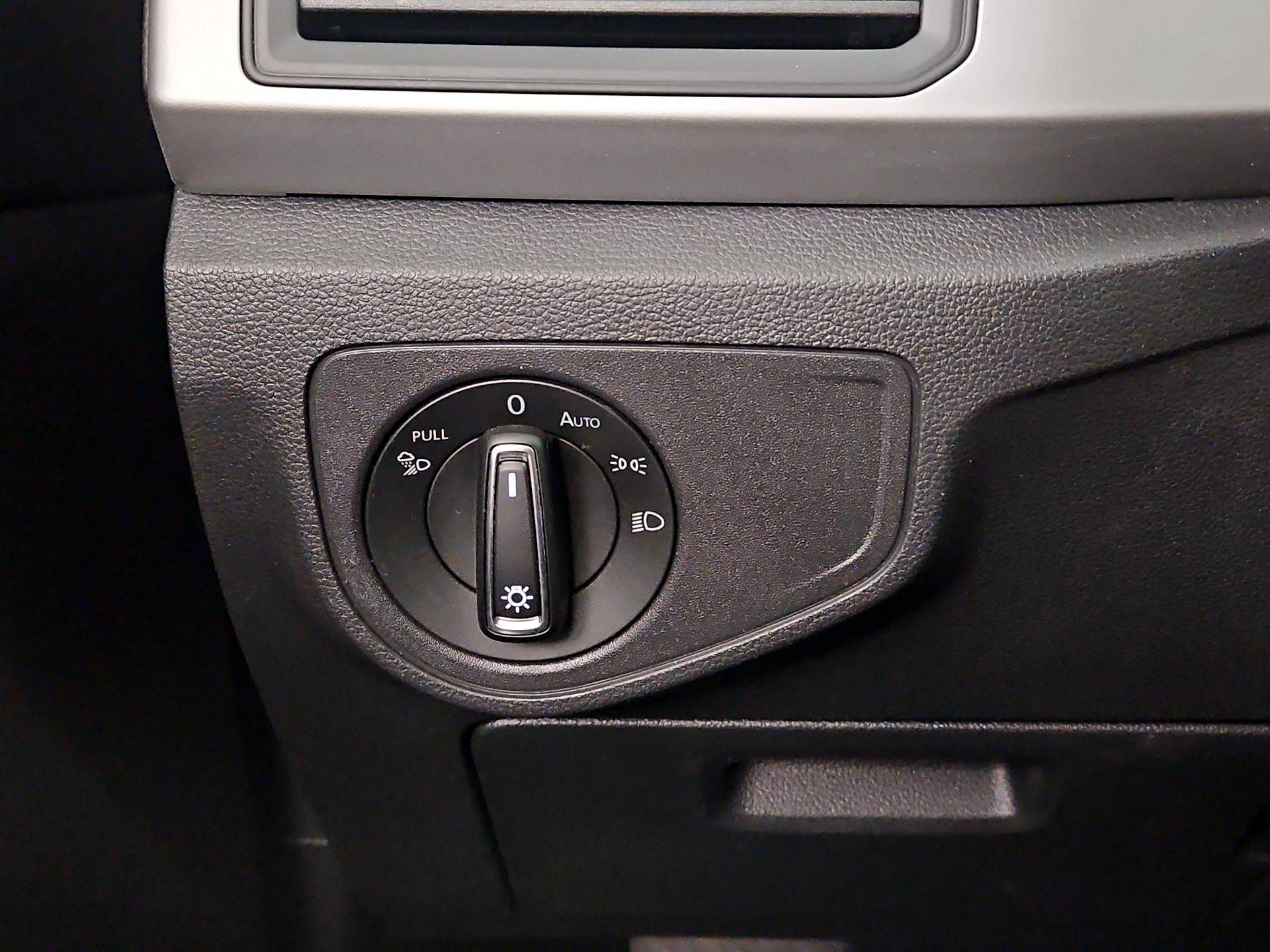 Thumbnail: 2021 Volkswagen Atlas - 11
