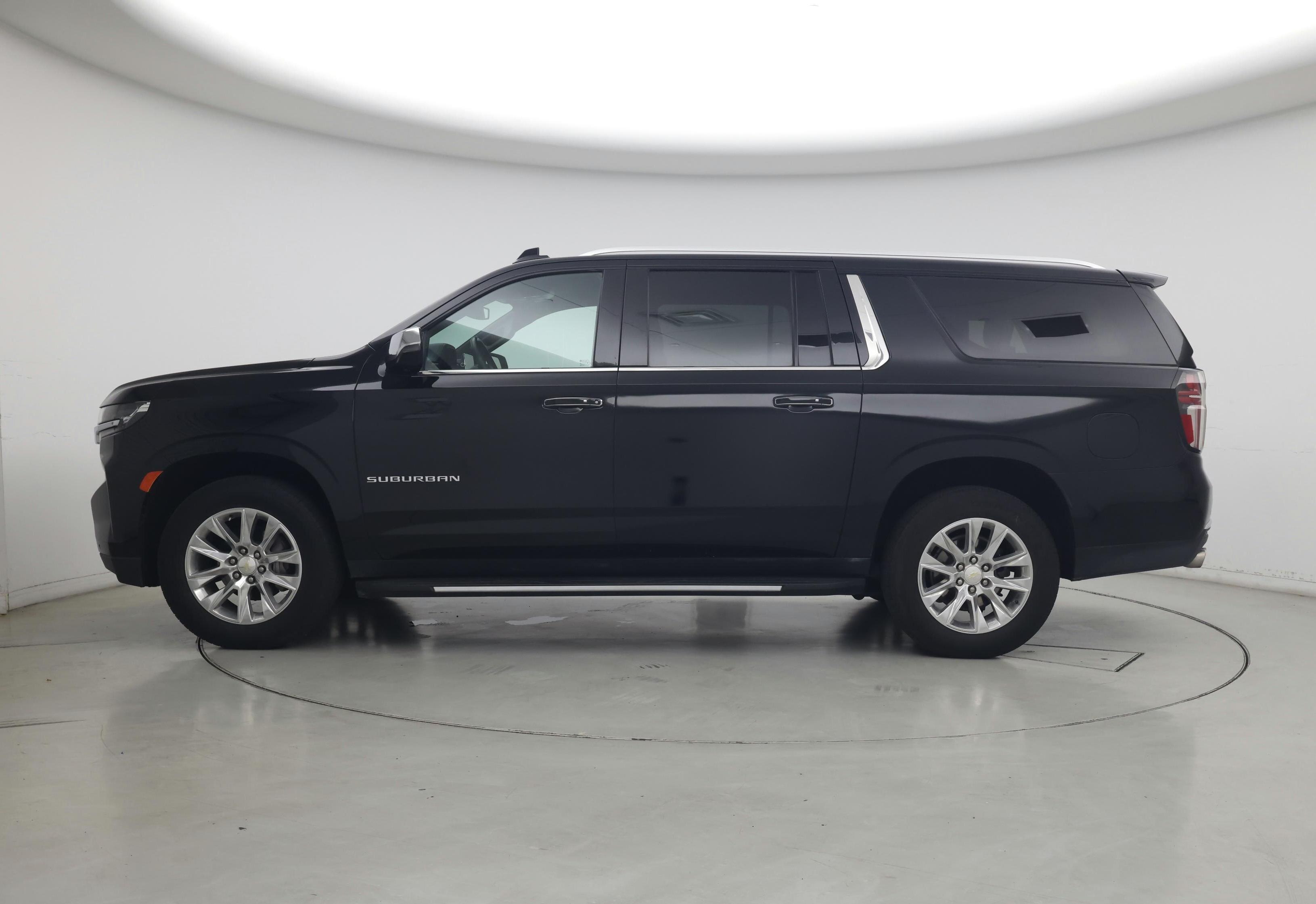 Thumbnail: 2022 Chevrolet Suburban - 3