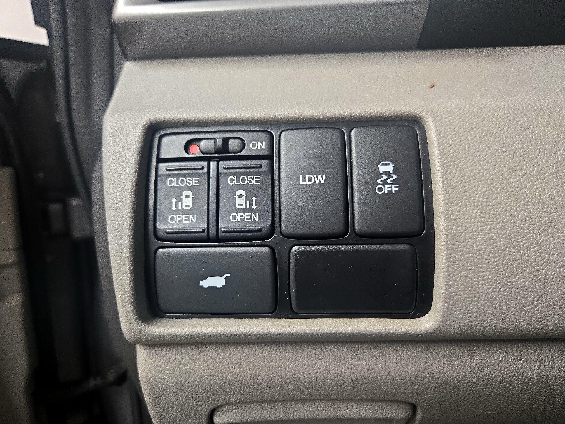 Thumbnail: 2017 Honda Odyssey - 13