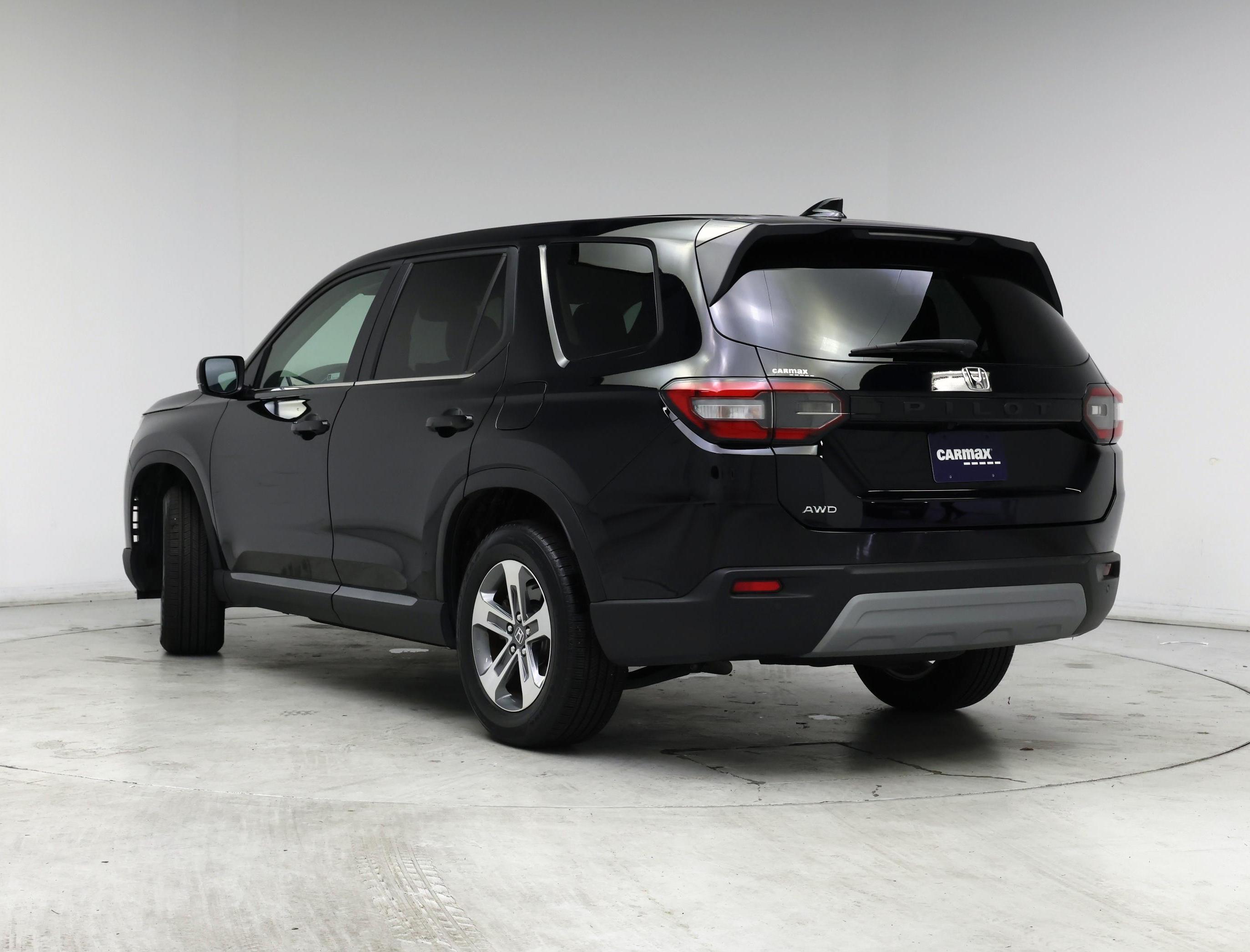 Thumbnail: 2023 Honda Pilot - 2