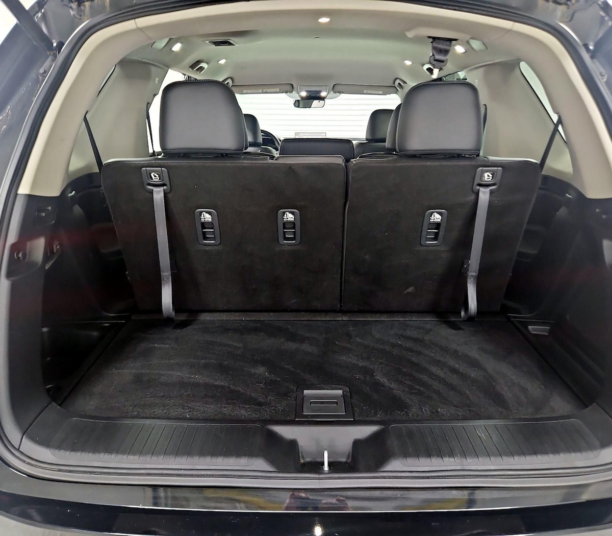 Trunk/Cargo (Seats Up)