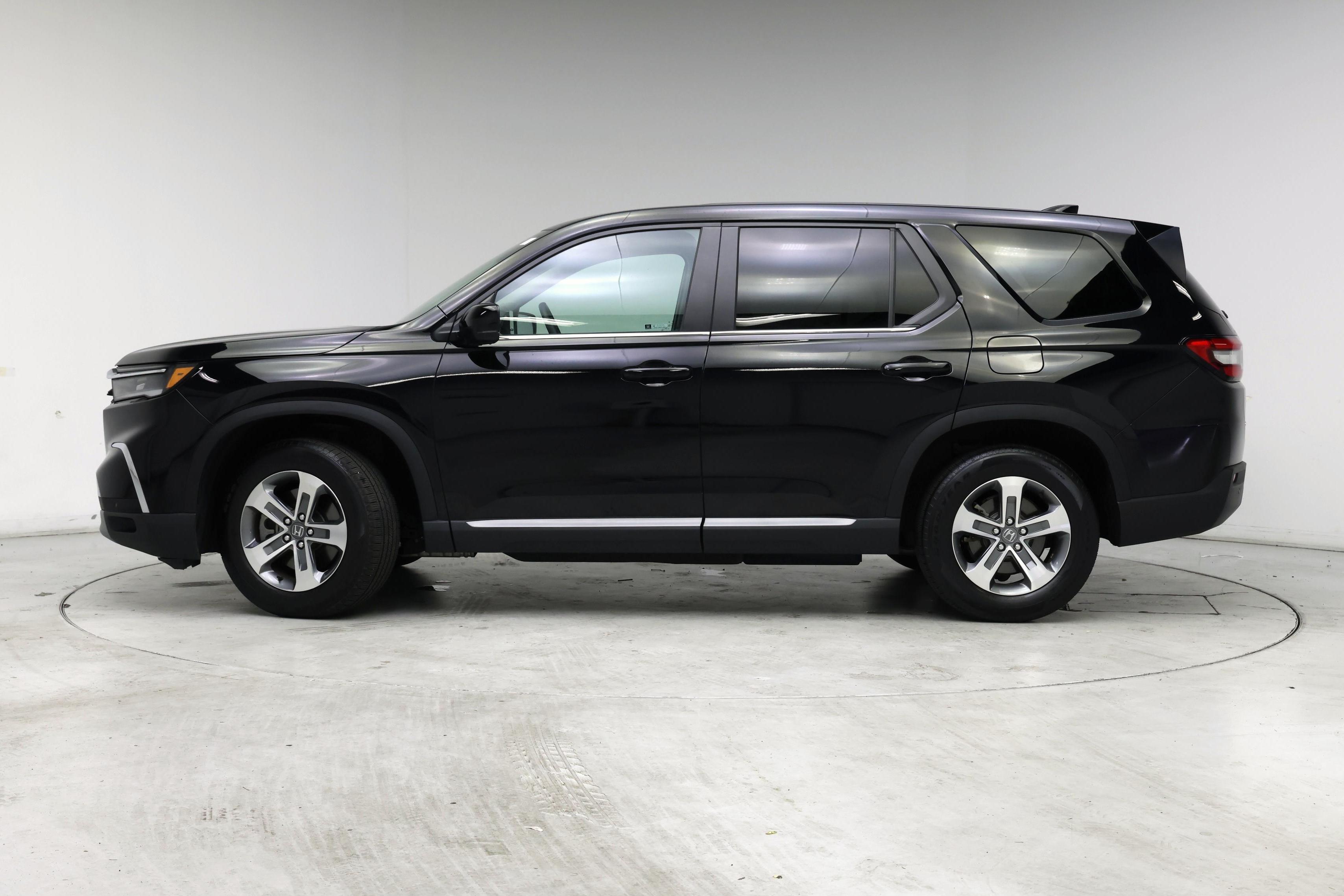 Thumbnail: 2023 Honda Pilot - 3