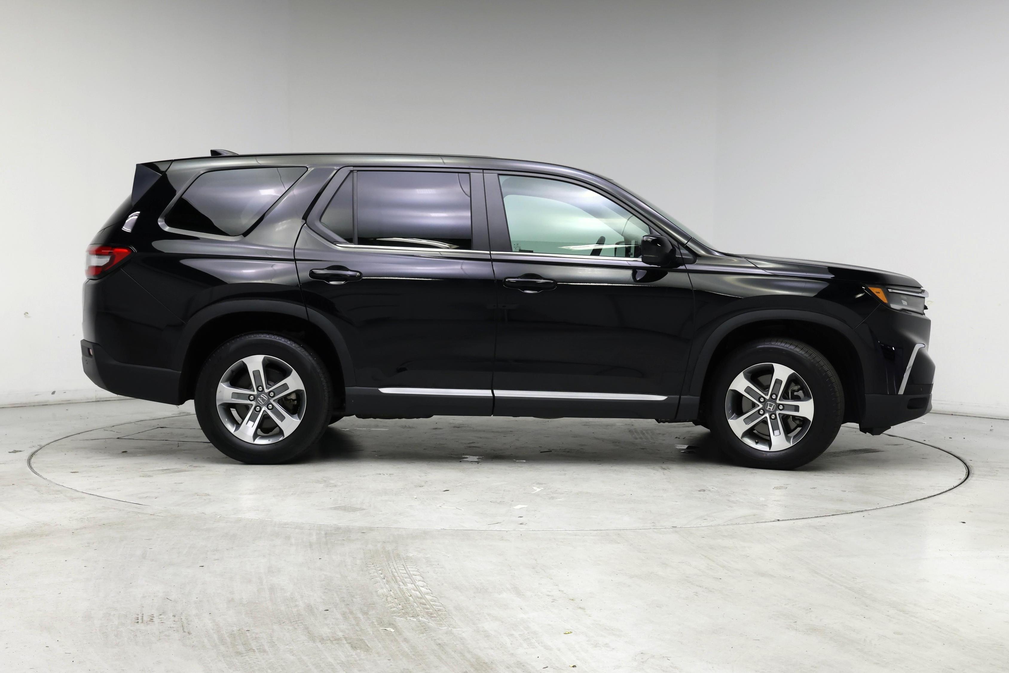 Thumbnail: 2023 Honda Pilot - 7