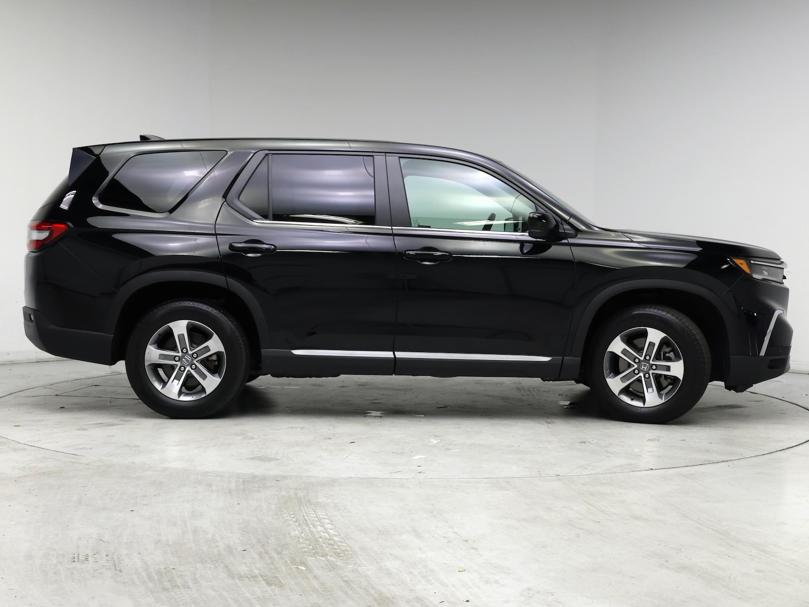 2023 Honda Pilot EX-L - Photo 8