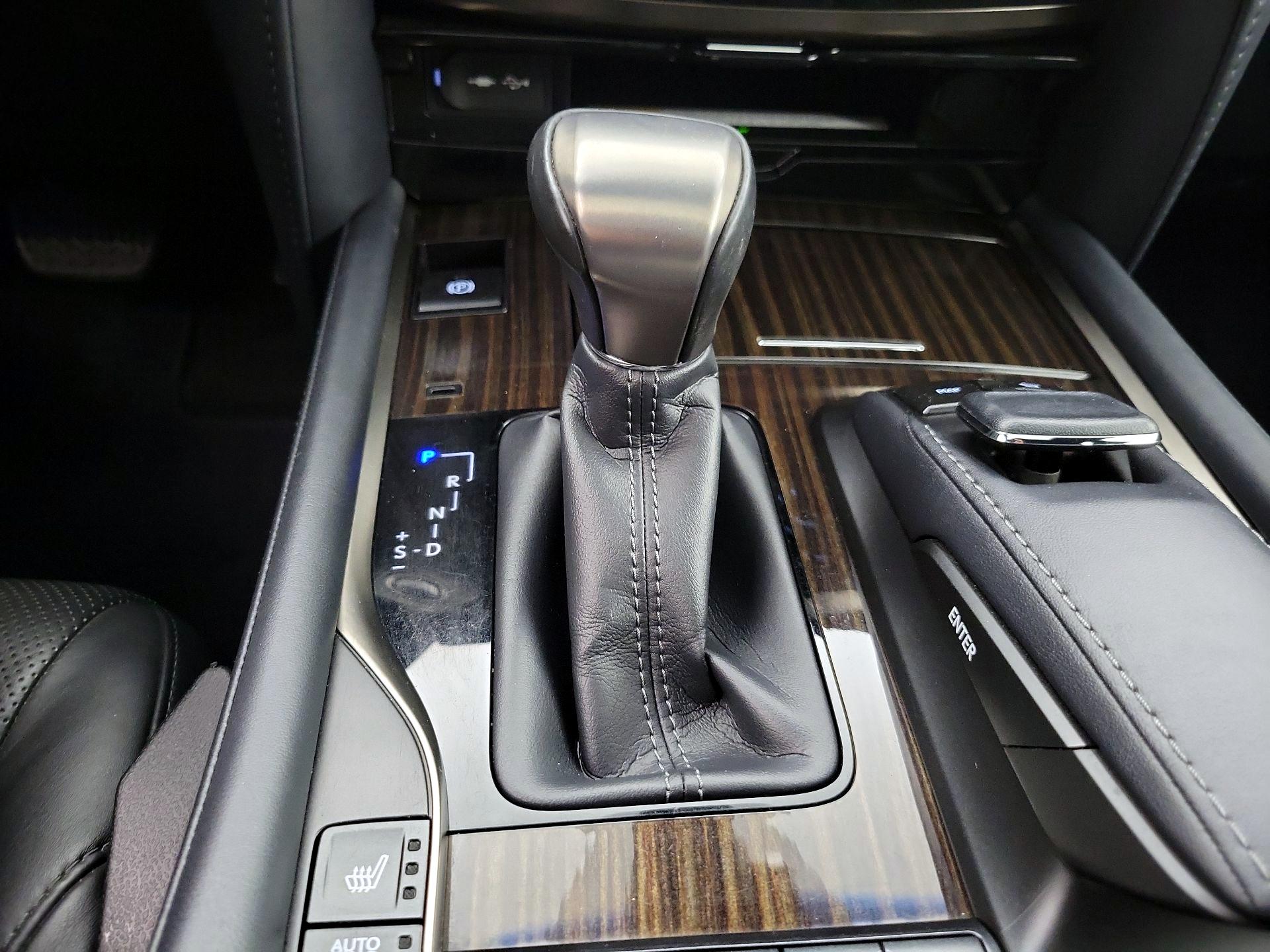 Thumbnail: 2021 Lexus LX - 18