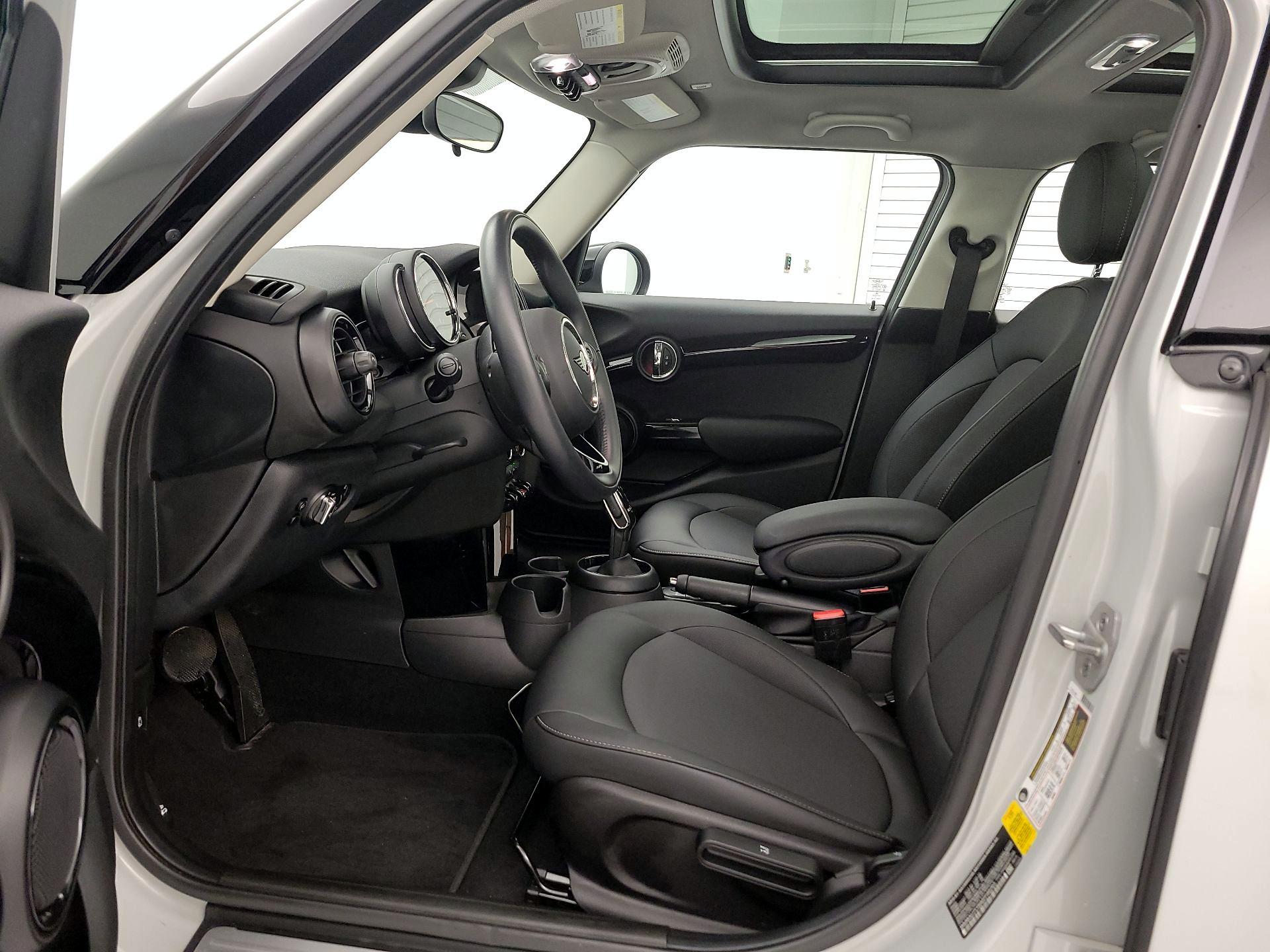 Thumbnail: 2021 MINI Cooper Hardtop - 11
