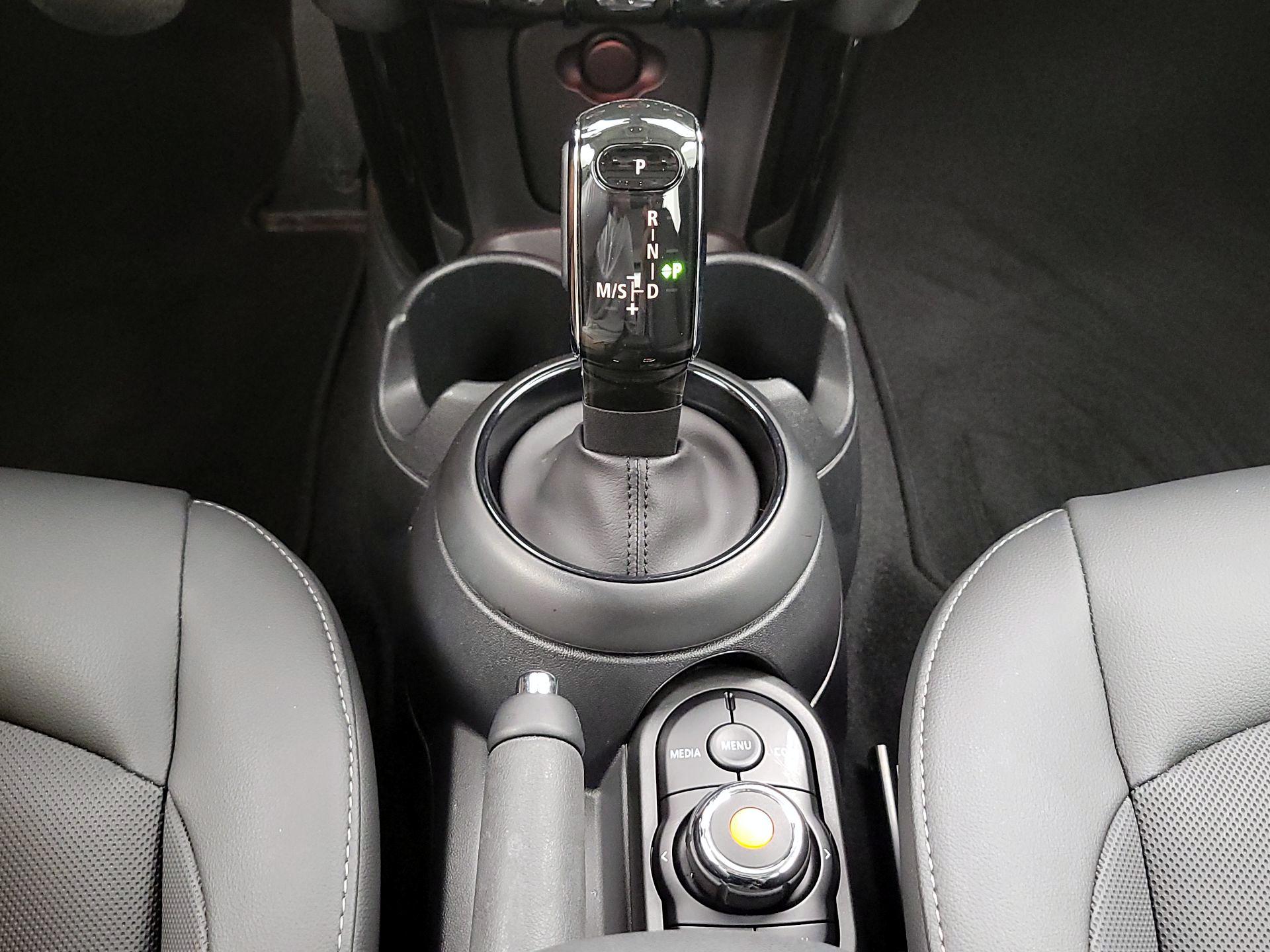Thumbnail: 2021 MINI Cooper Hardtop - 17