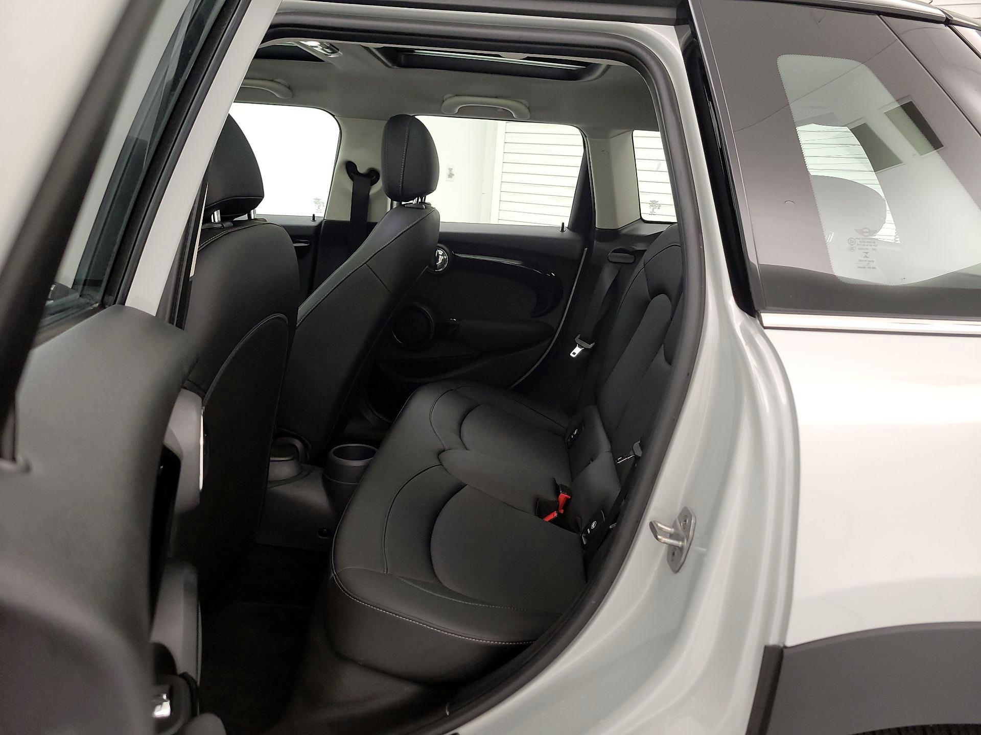 Thumbnail: 2021 MINI Cooper Hardtop - 20
