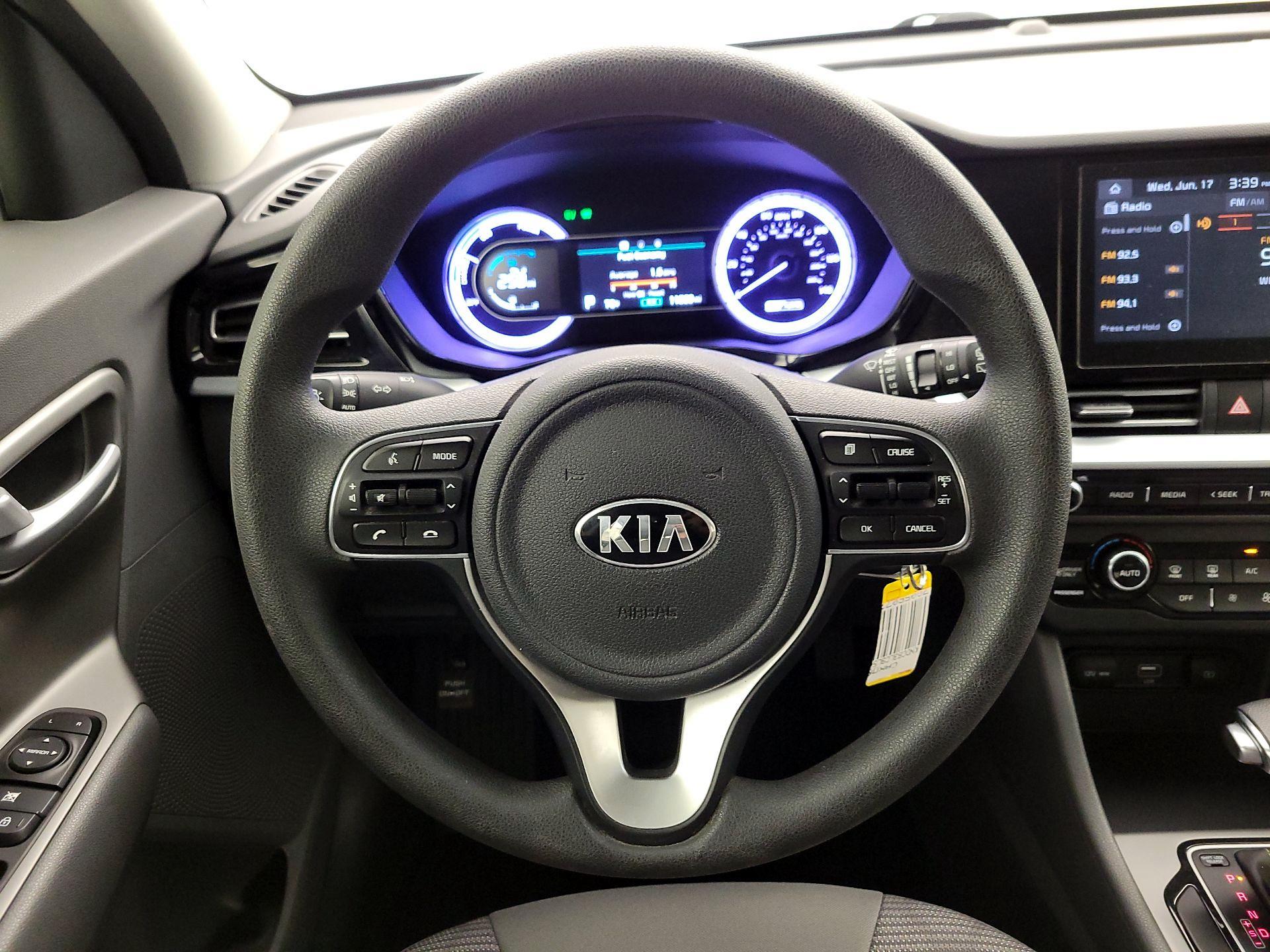 Thumbnail: 2020 Kia Niro - 10