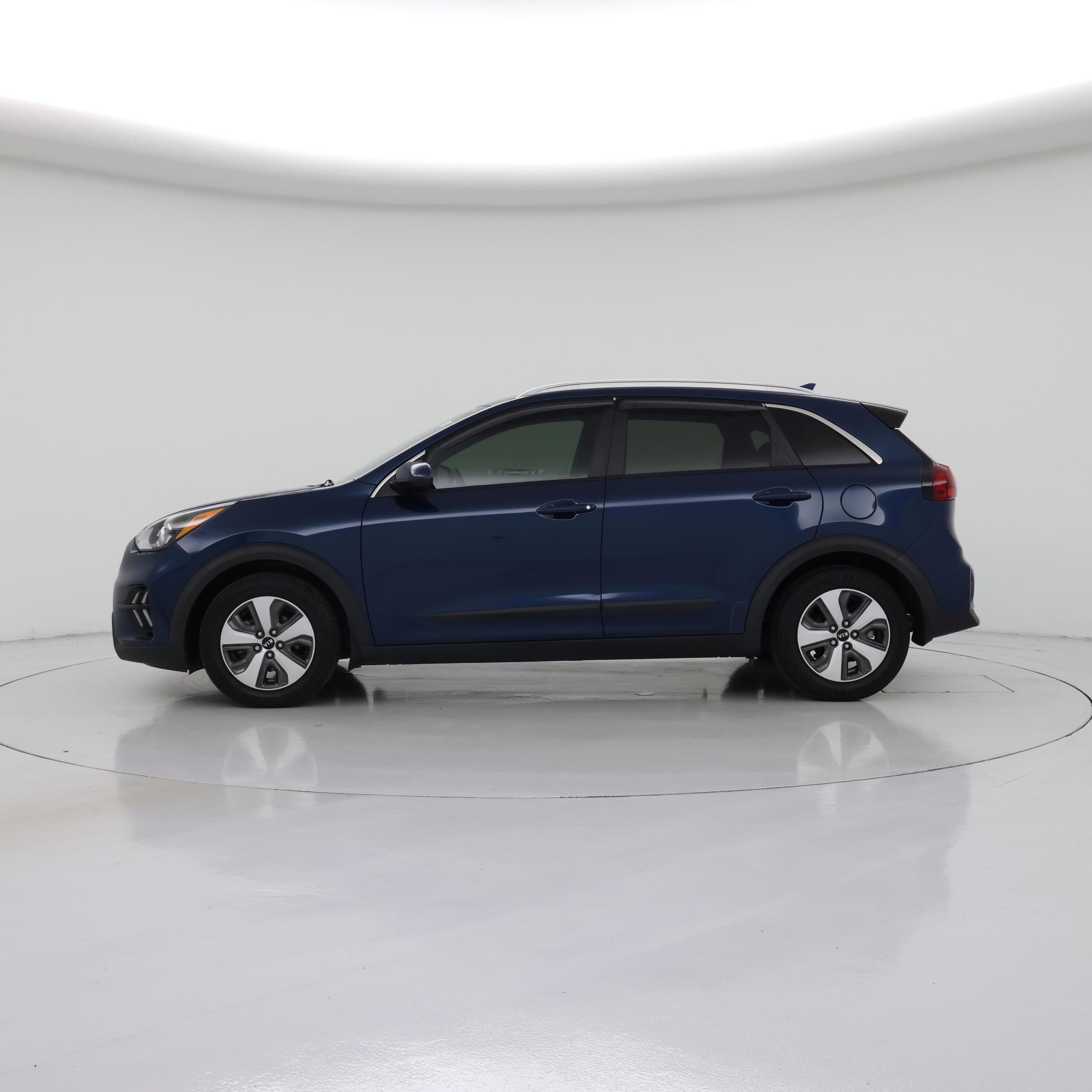Thumbnail: 2020 Kia Niro - 3