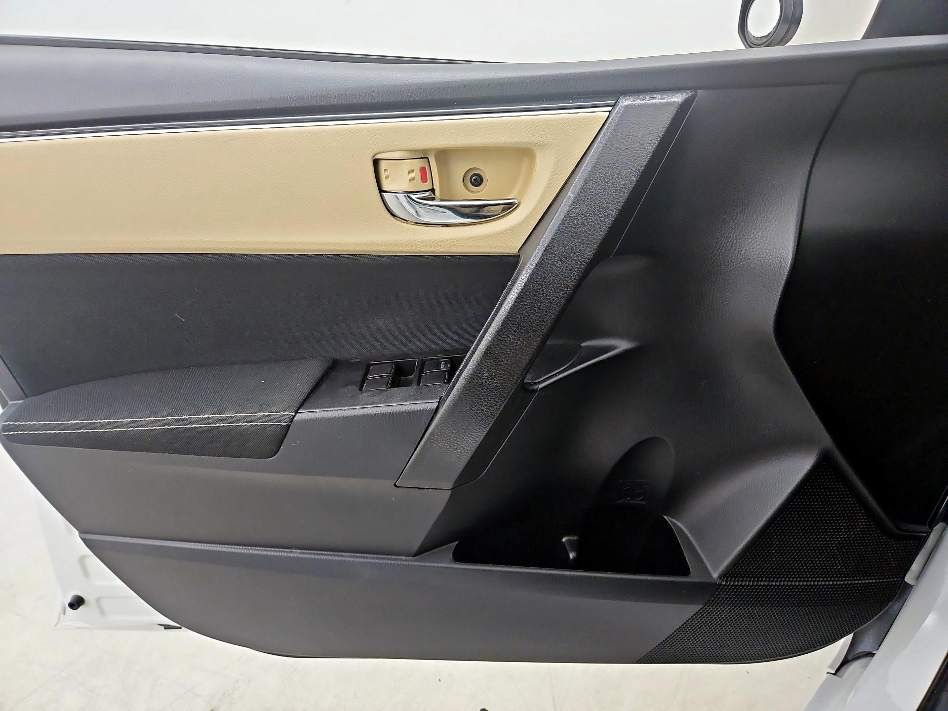 Thumbnail: 2017 Toyota Corolla - 12