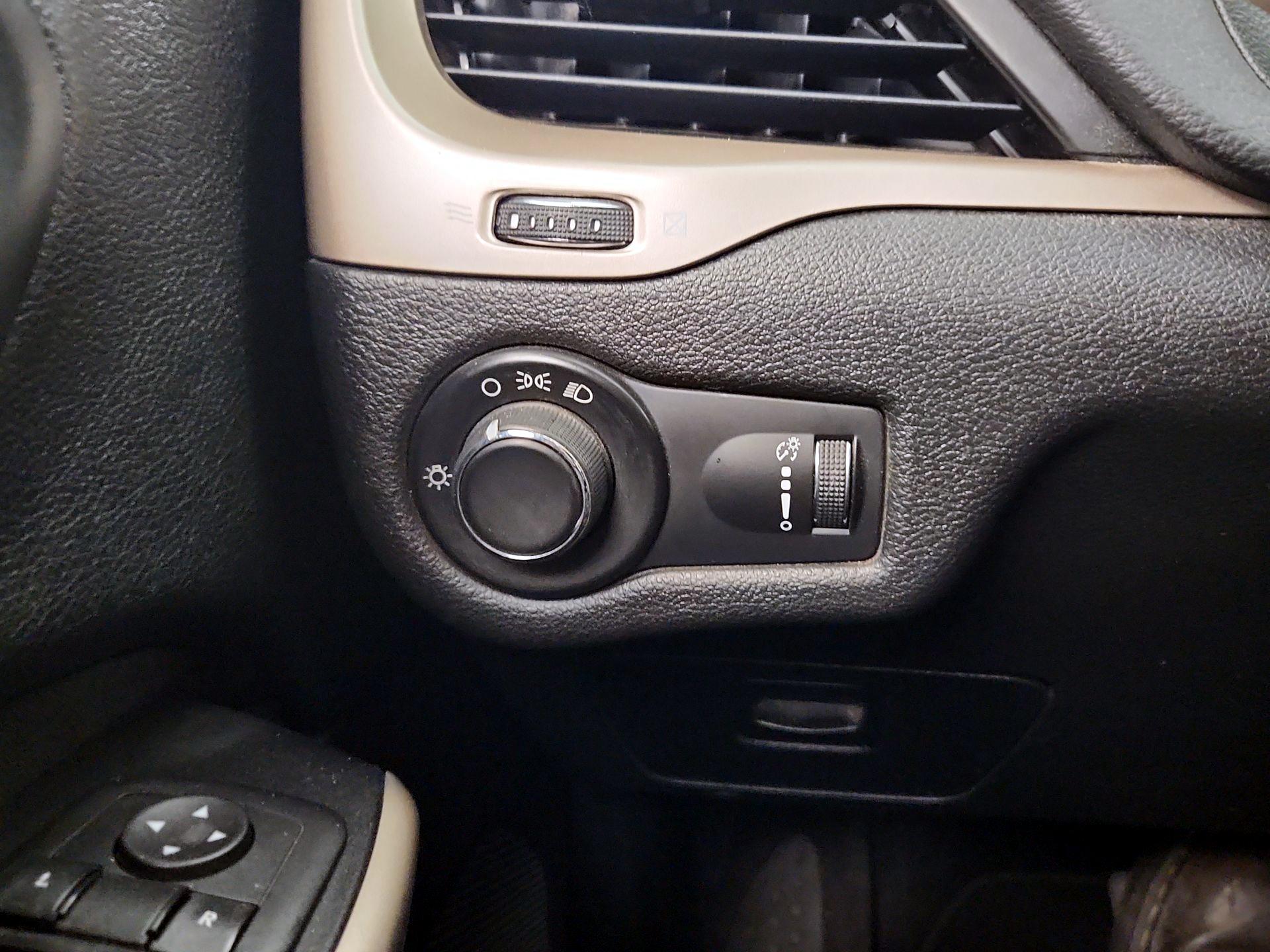 Thumbnail: 2017 Jeep Cherokee - 13