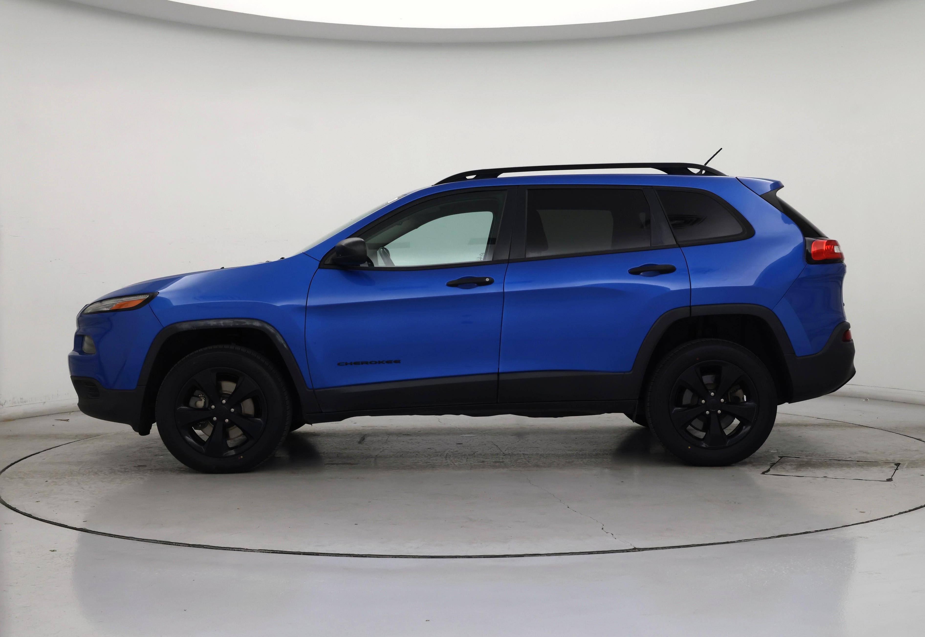 Thumbnail: 2017 Jeep Cherokee - 3
