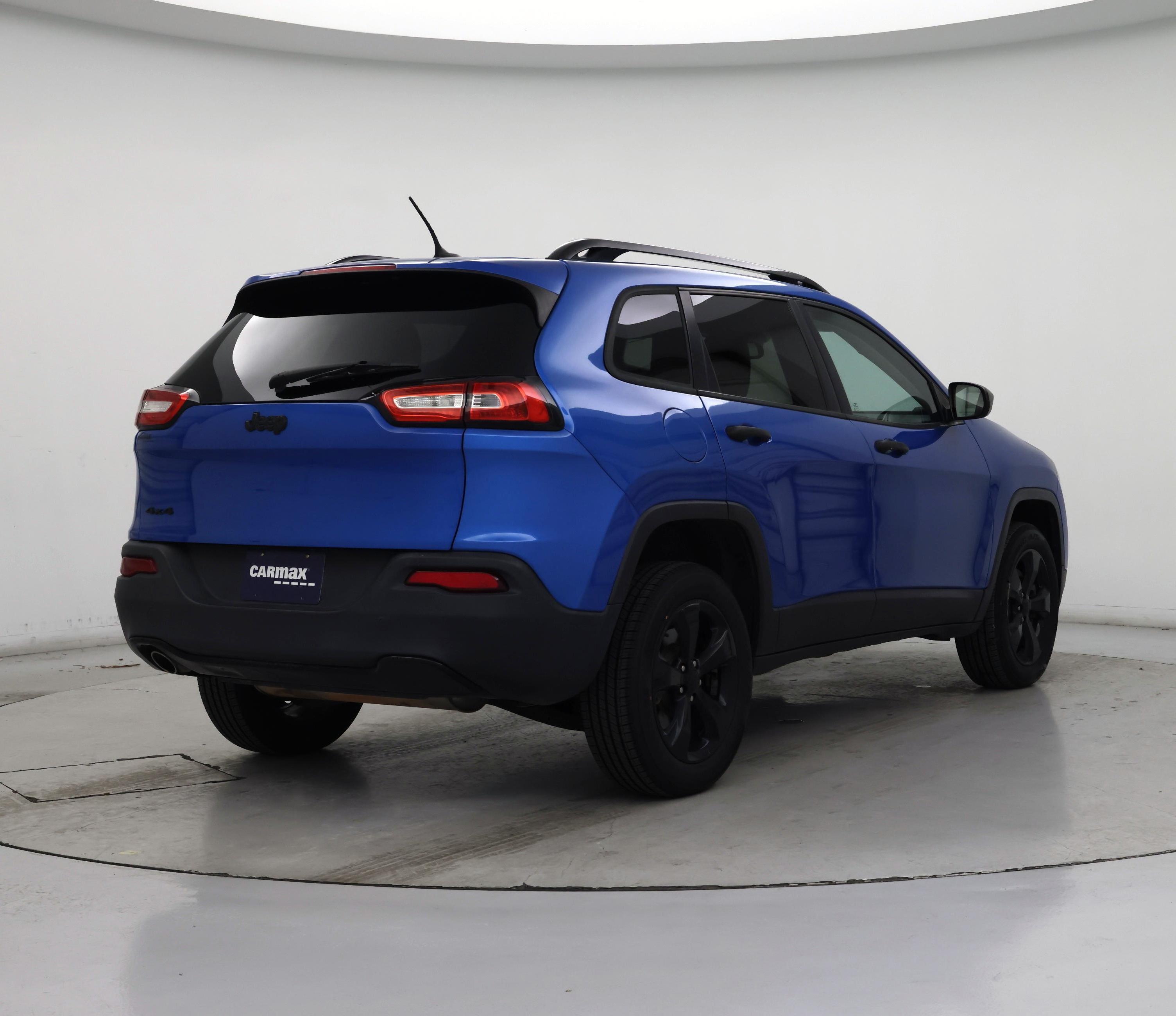 Thumbnail: 2017 Jeep Cherokee - 8