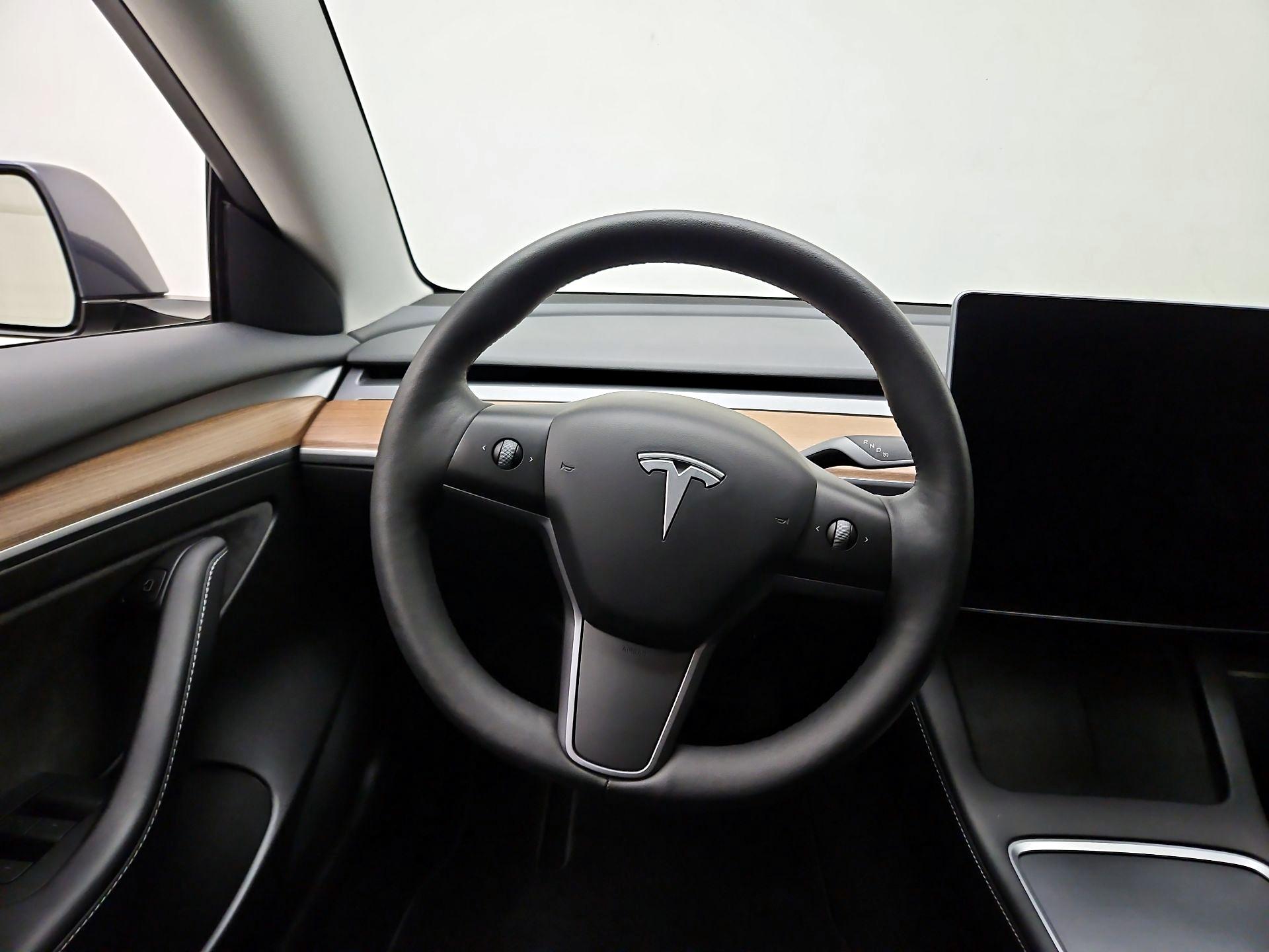 Thumbnail: 2022 Tesla Model 3 - 10