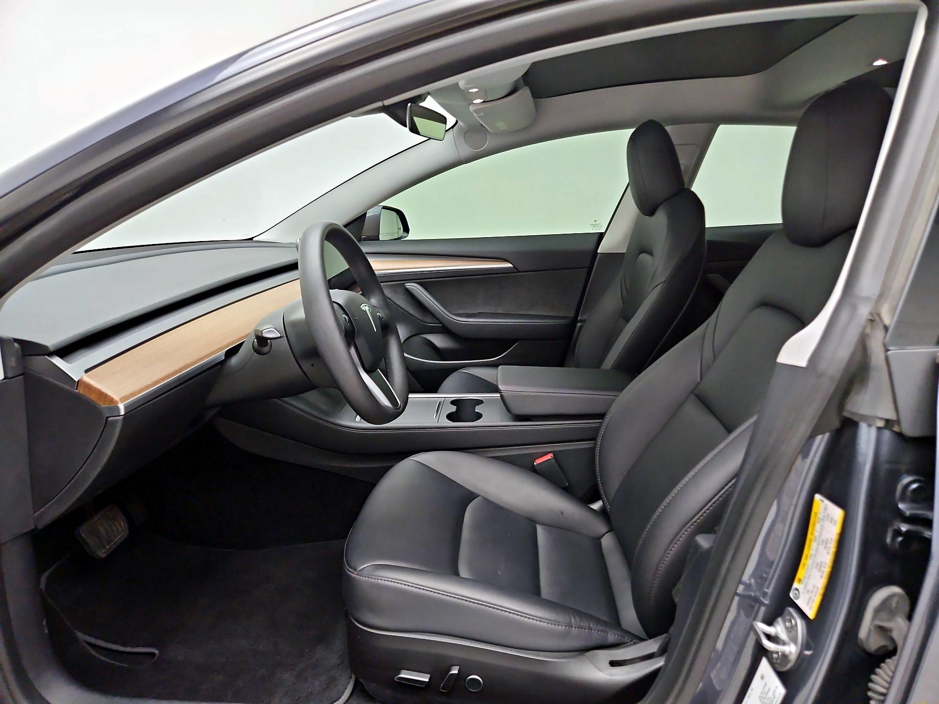 Thumbnail: 2022 Tesla Model 3 - 11