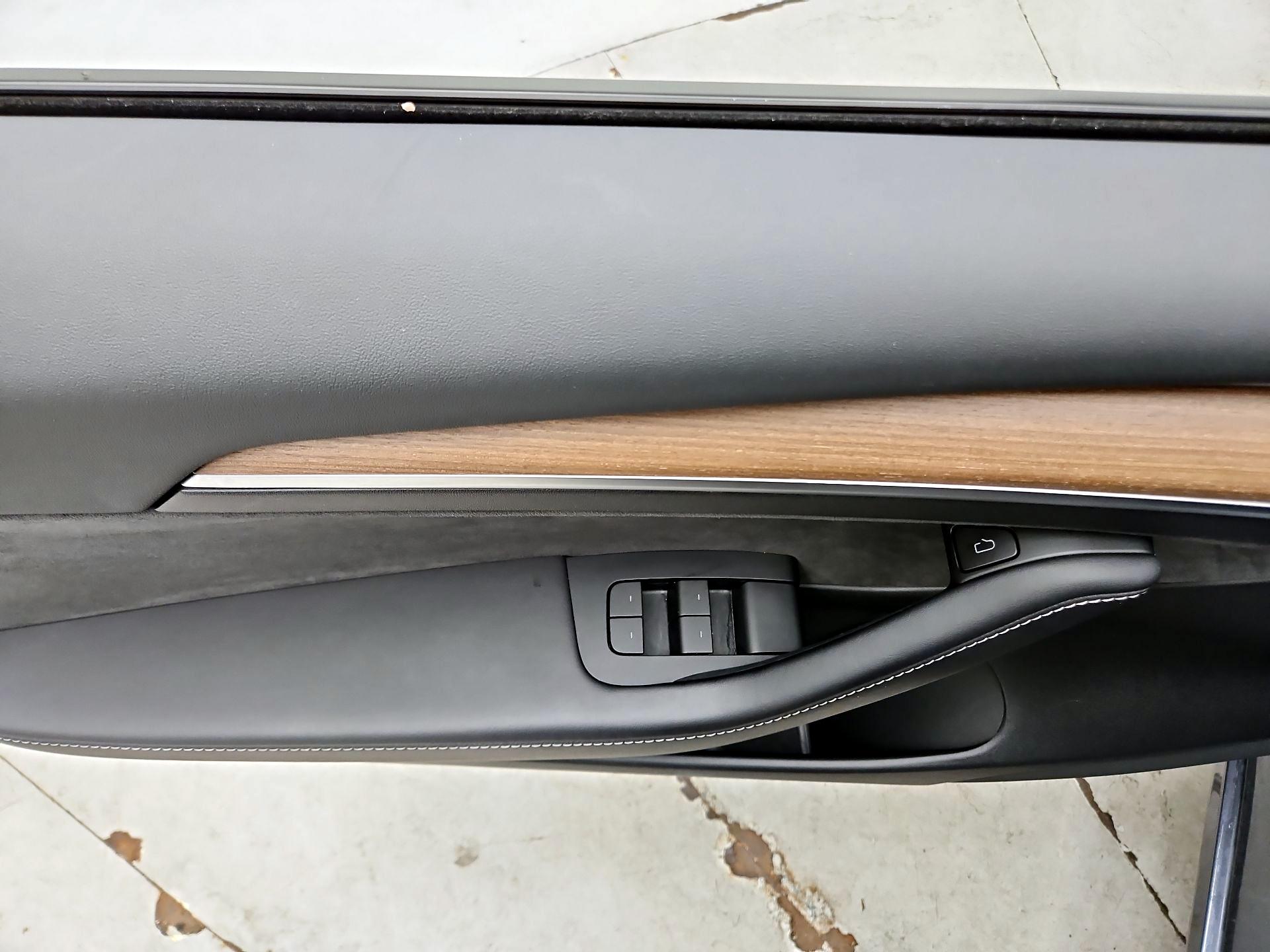 Thumbnail: 2022 Tesla Model 3 - 12