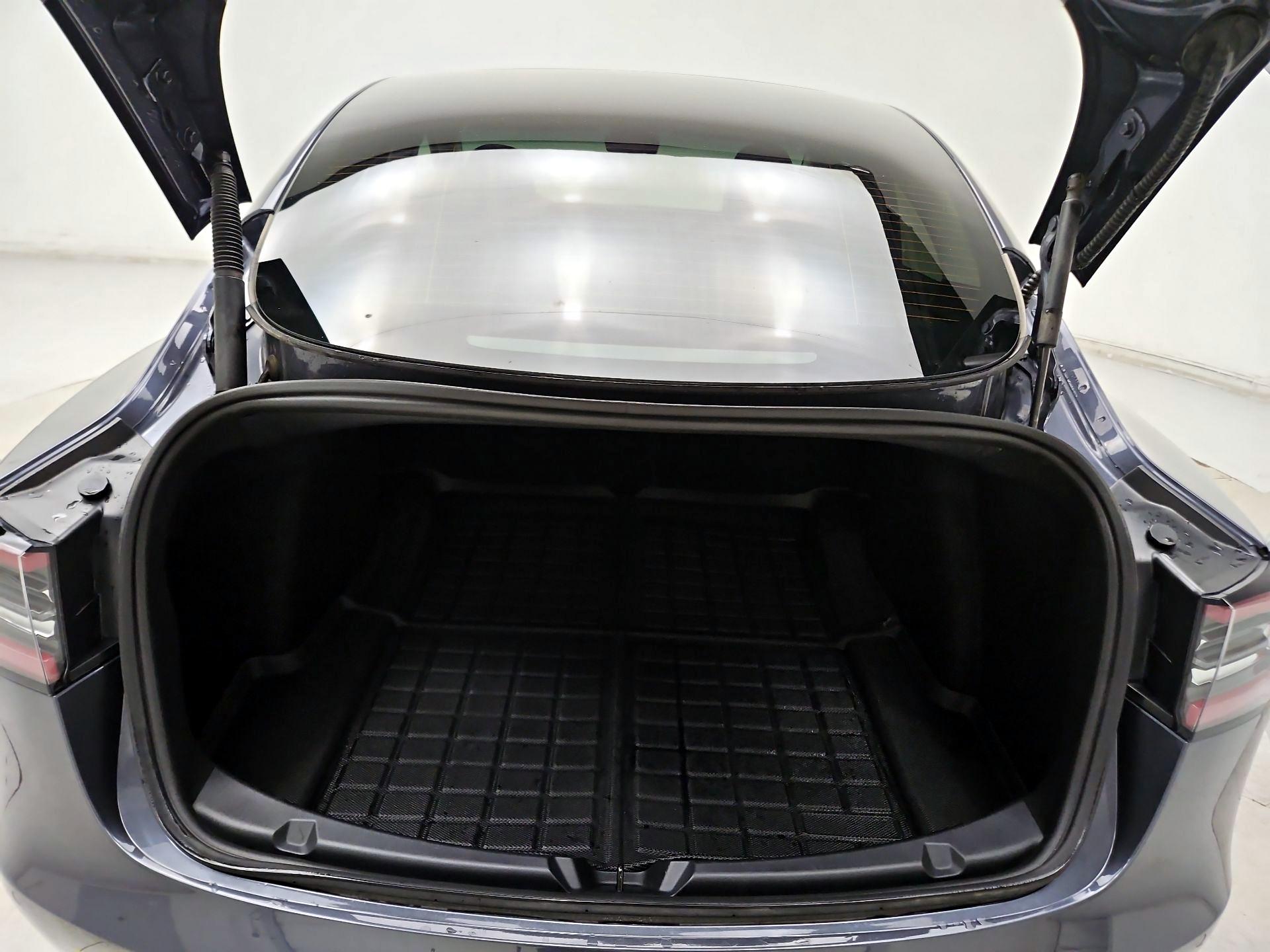 Thumbnail: 2022 Tesla Model 3 - 19