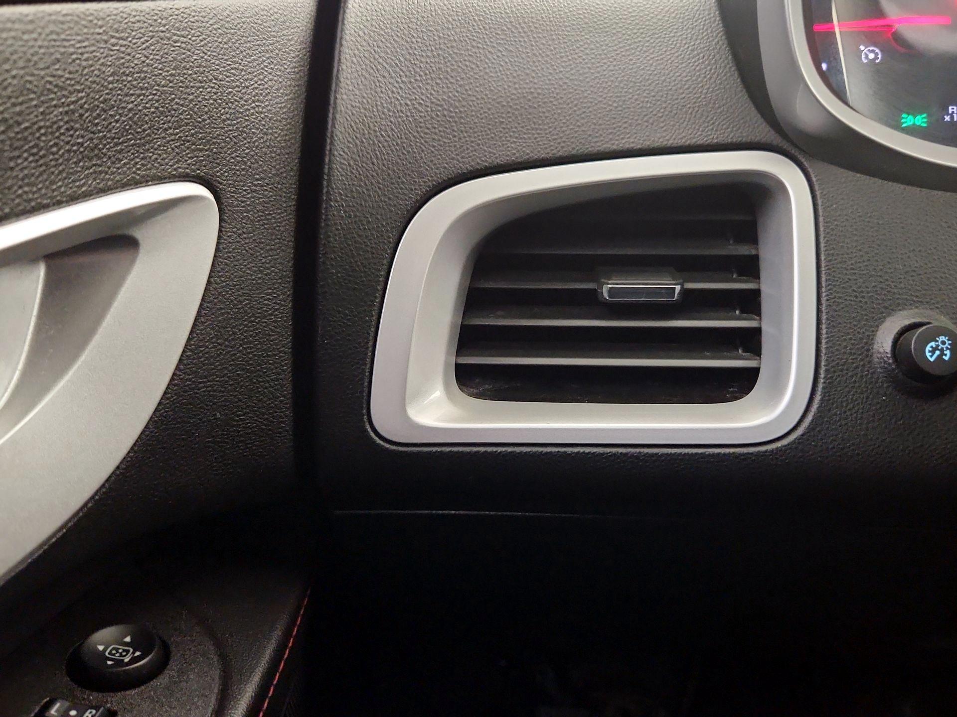 Thumbnail: 2015 Chevrolet Equinox - 13