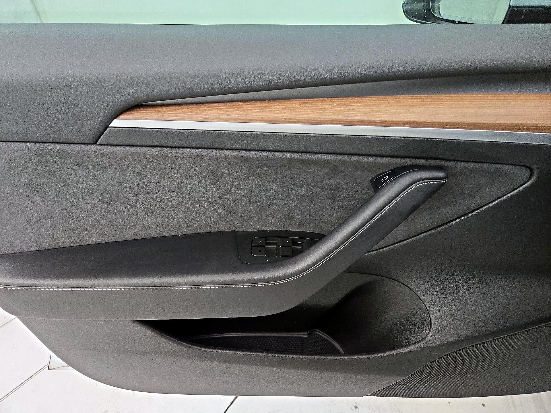 Thumbnail: 2023 Tesla Model 3 - 12