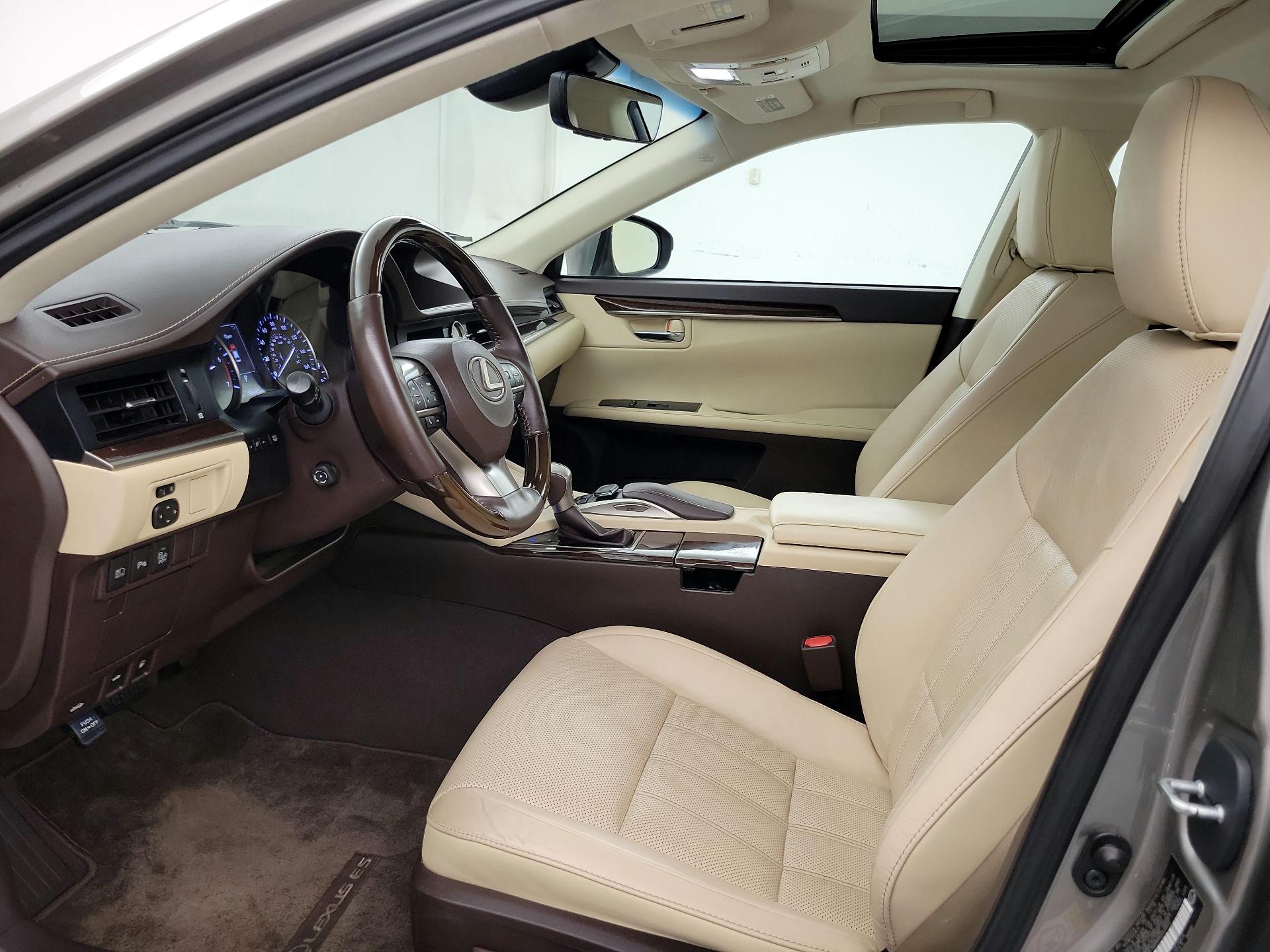 Thumbnail: 2017 Lexus ES - 11