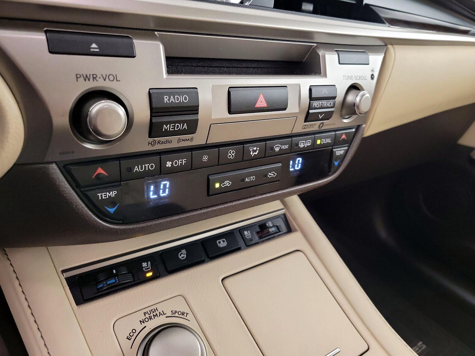 Thumbnail: 2017 Lexus ES - 17
