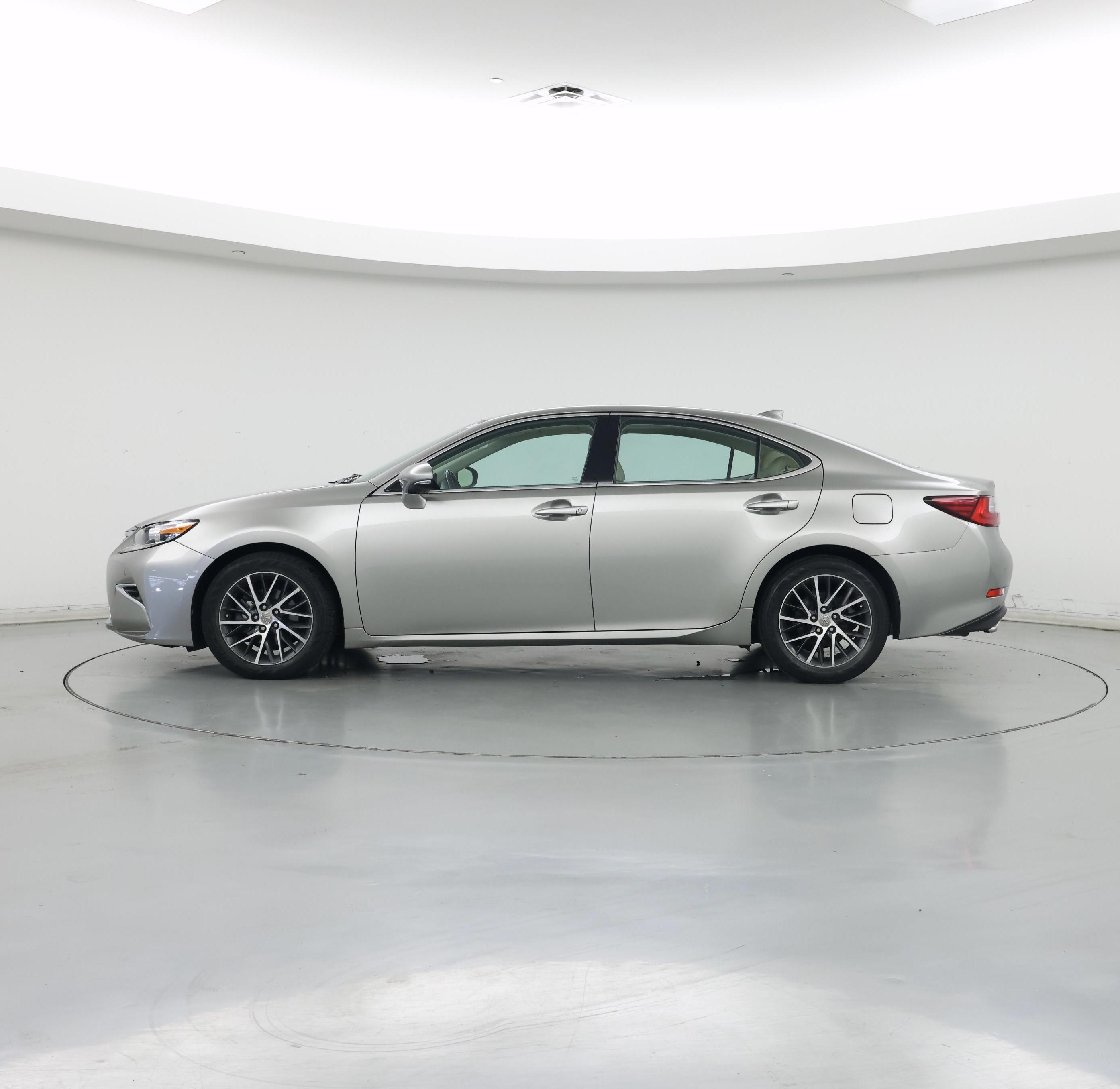 Thumbnail: 2017 Lexus ES - 3