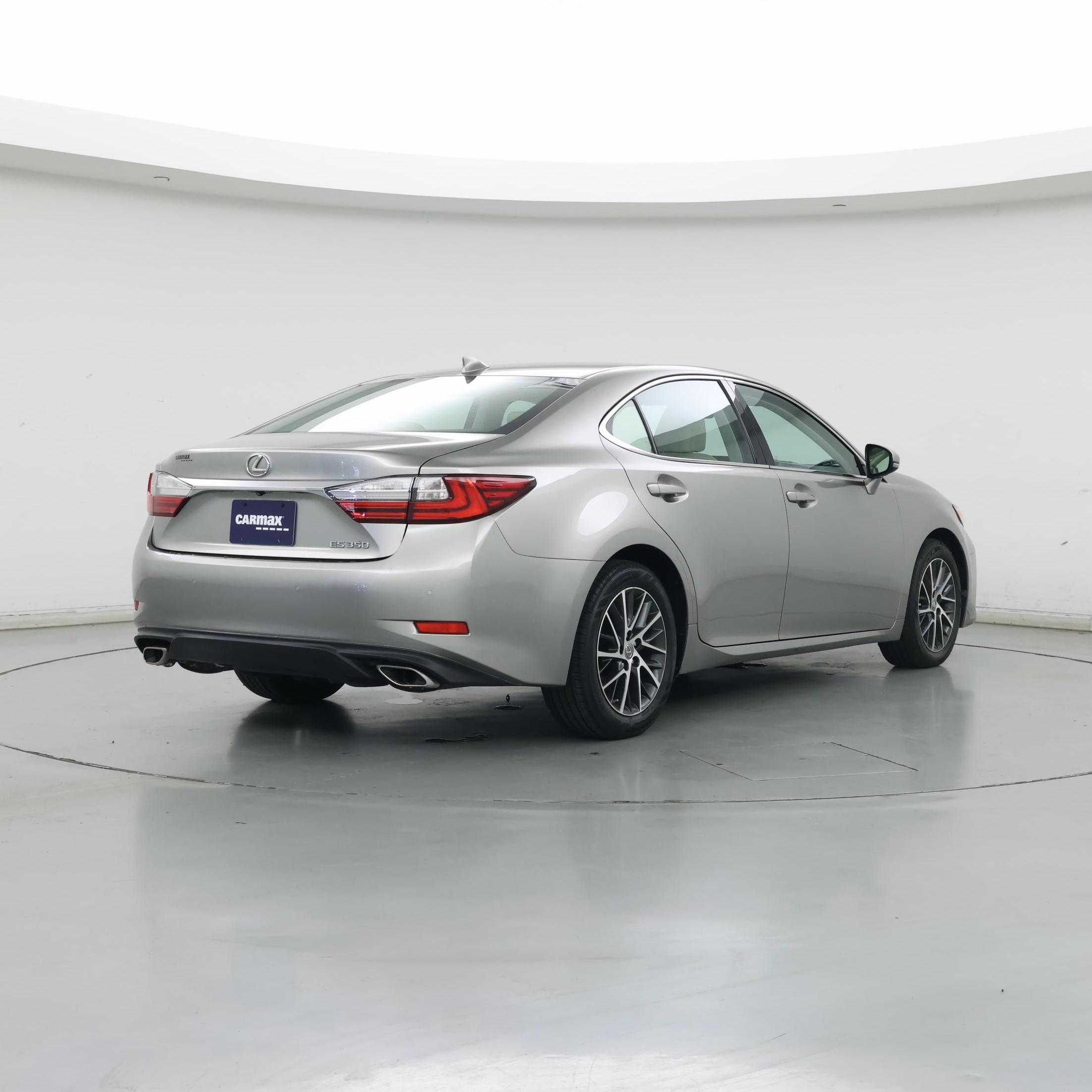 Thumbnail: 2017 Lexus ES - 8