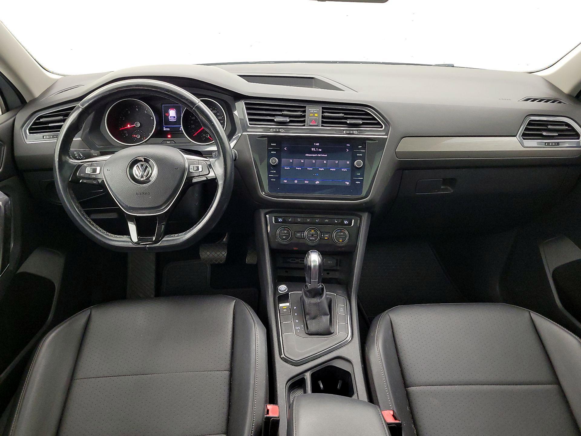 Thumbnail: 2018 Volkswagen Tiguan - 9