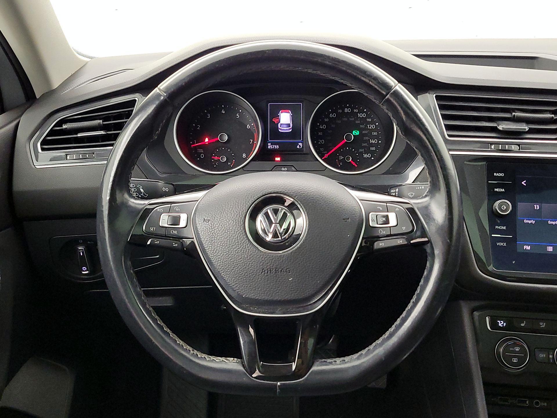 Thumbnail: 2018 Volkswagen Tiguan - 10