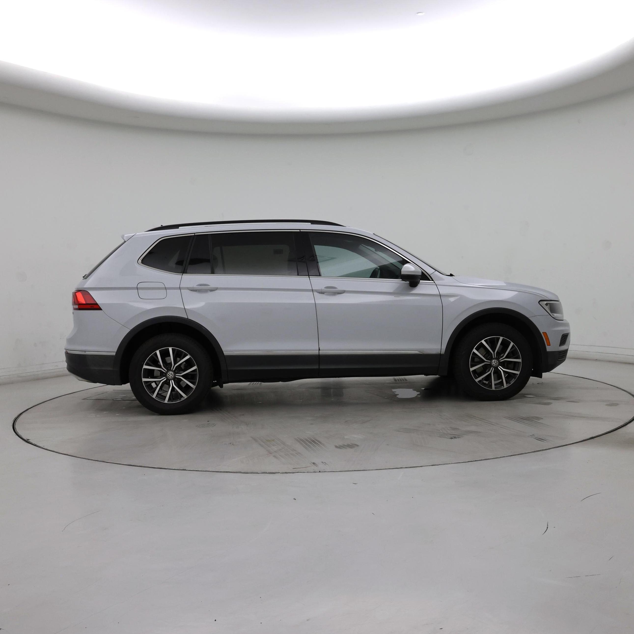 Thumbnail: 2018 Volkswagen Tiguan - 7